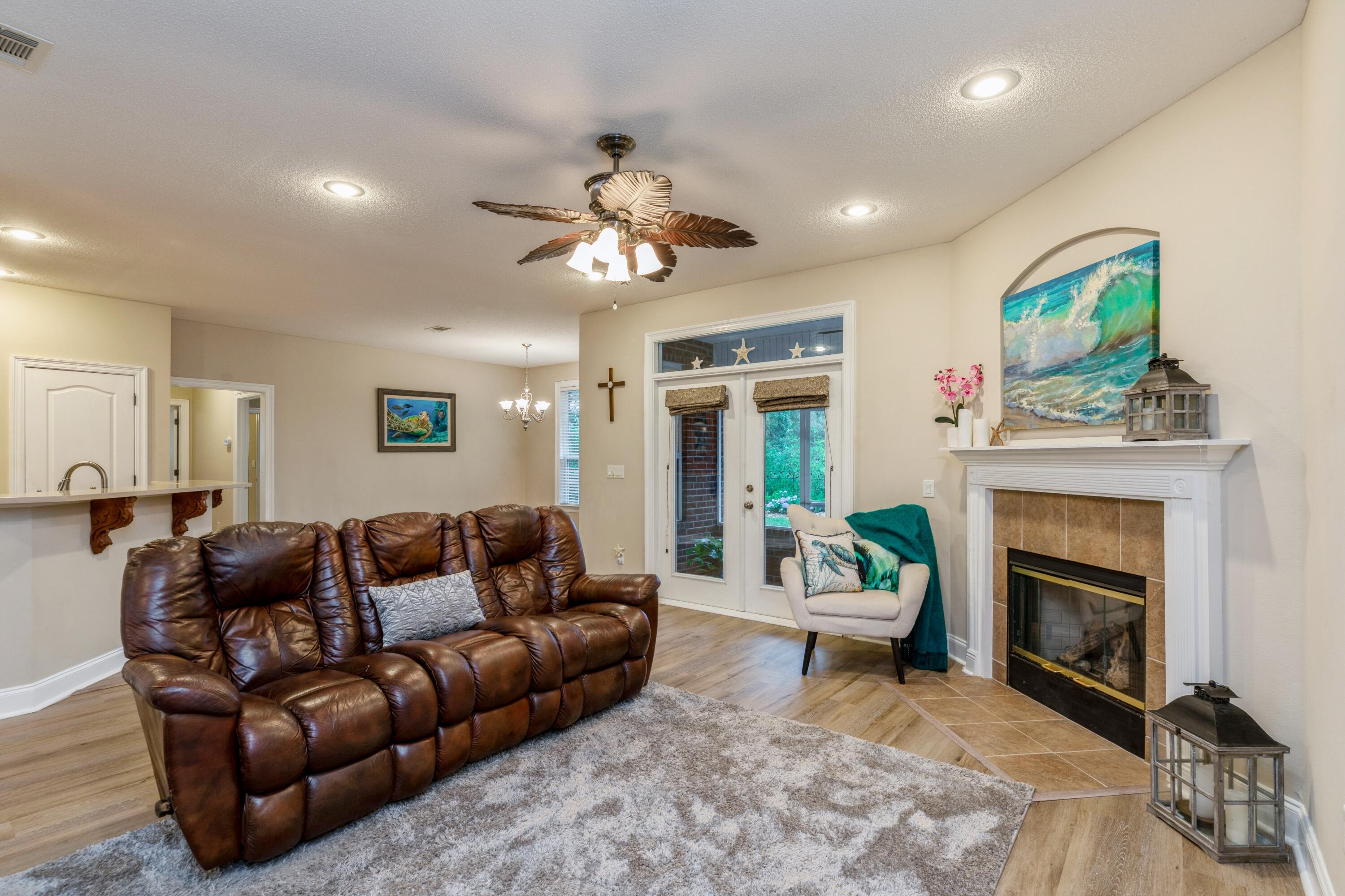 FAIRWAY OAKS AT MAGNOLIA PLANTATION LOT 9 - Residential