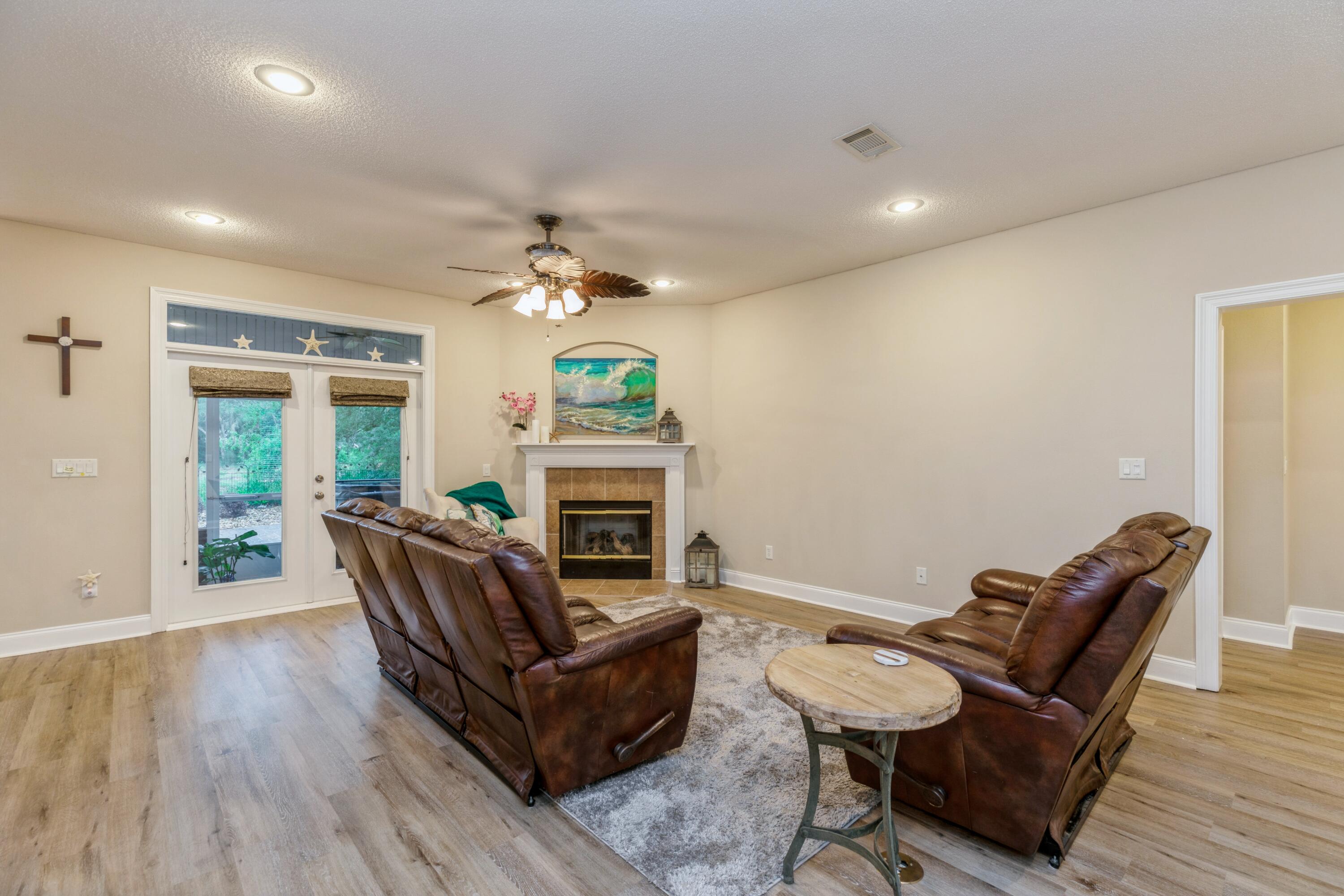 FAIRWAY OAKS AT MAGNOLIA PLANTATION LOT 9 - Residential