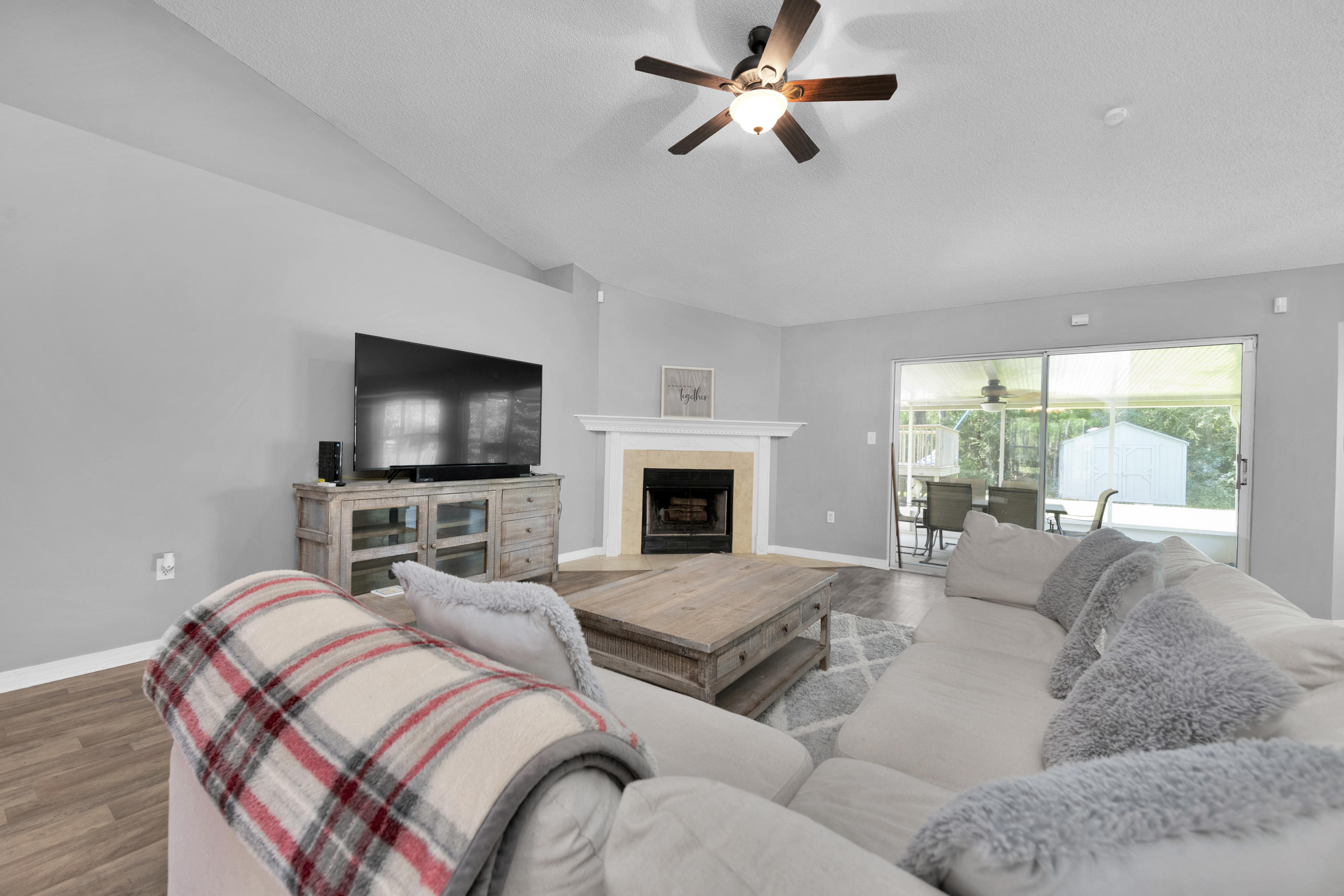 HOLLEY BY THE SEA - Residential