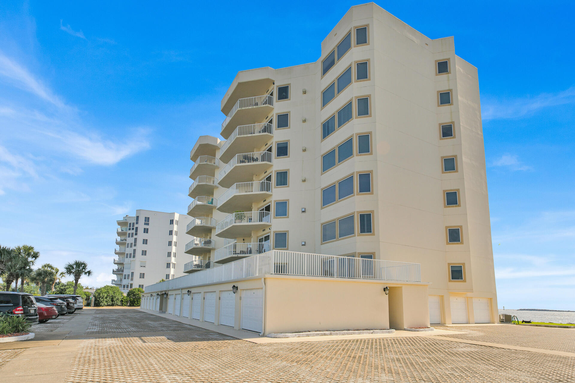 WATERVIEW TOWERS PH 2 - Residential