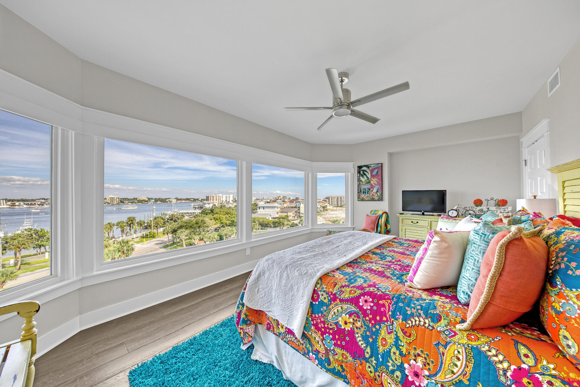 WATERVIEW TOWERS PH 2 - Residential