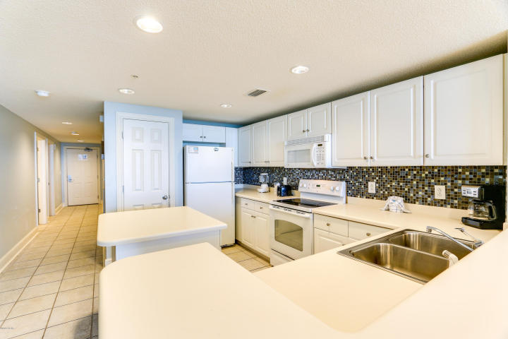 MAJESTIC BEACH TOWERS II - Residential