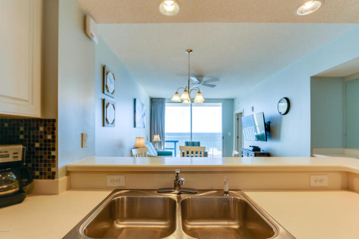 MAJESTIC BEACH TOWERS II - Residential