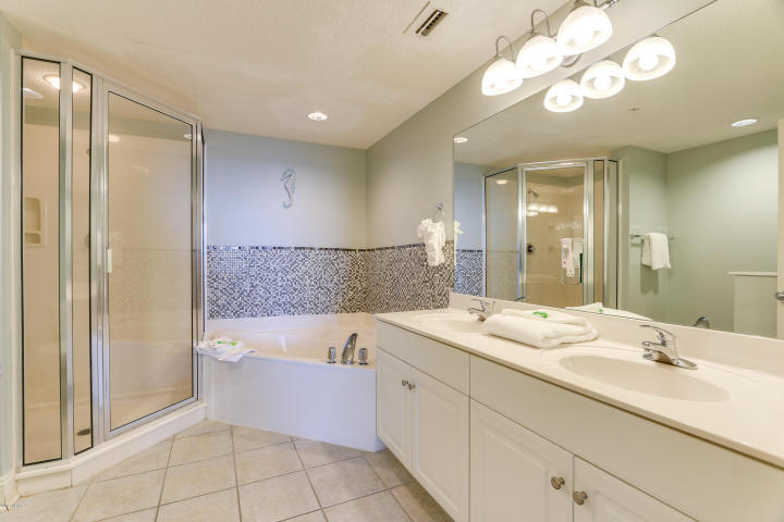 MAJESTIC BEACH TOWERS II - Residential