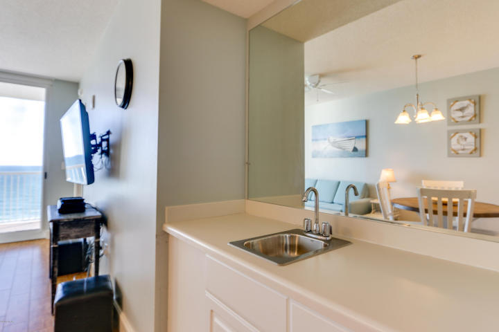 MAJESTIC BEACH TOWERS II - Residential