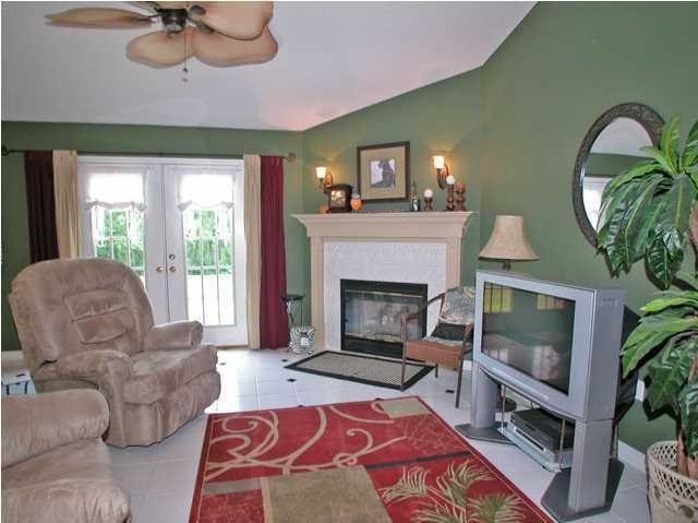 COUNTRY CLUB ESTATES 1 OF CRESTVIEW - Residential