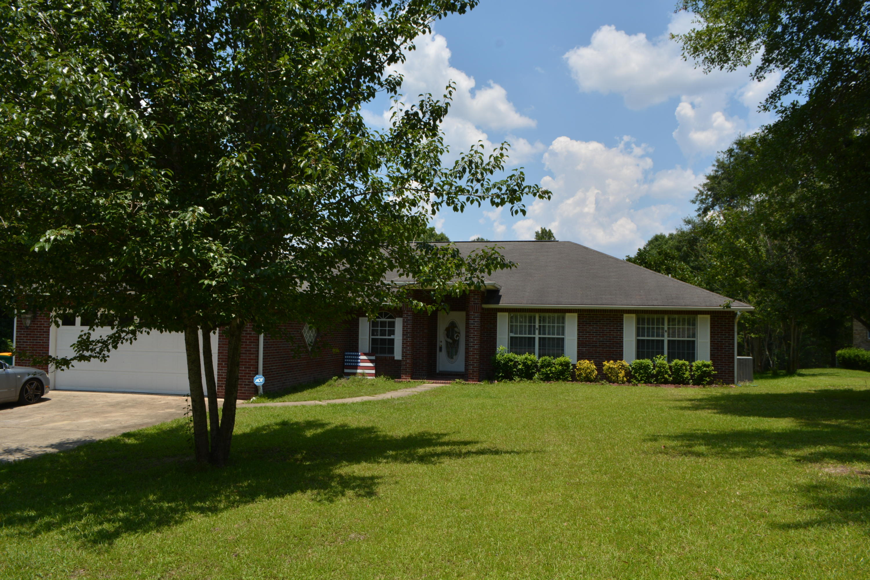 COUNTRY CLUB ESTATES 1 OF CRESTVIEW - Residential