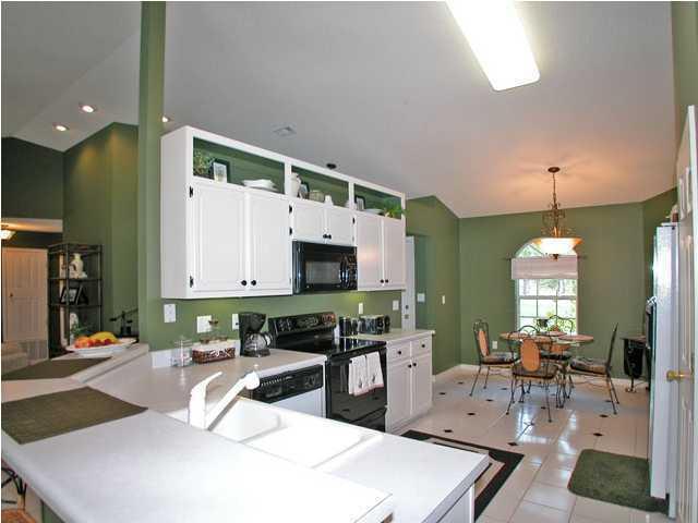 COUNTRY CLUB ESTATES 1 OF CRESTVIEW - Residential