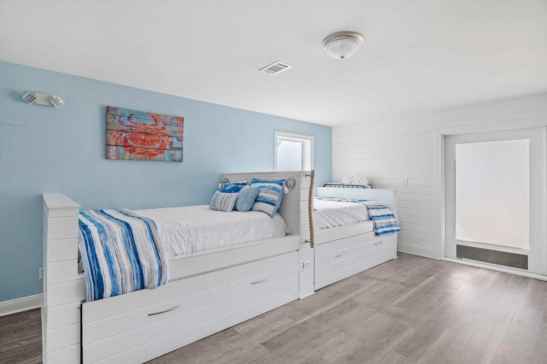 SUNRISE BEACH - Residential