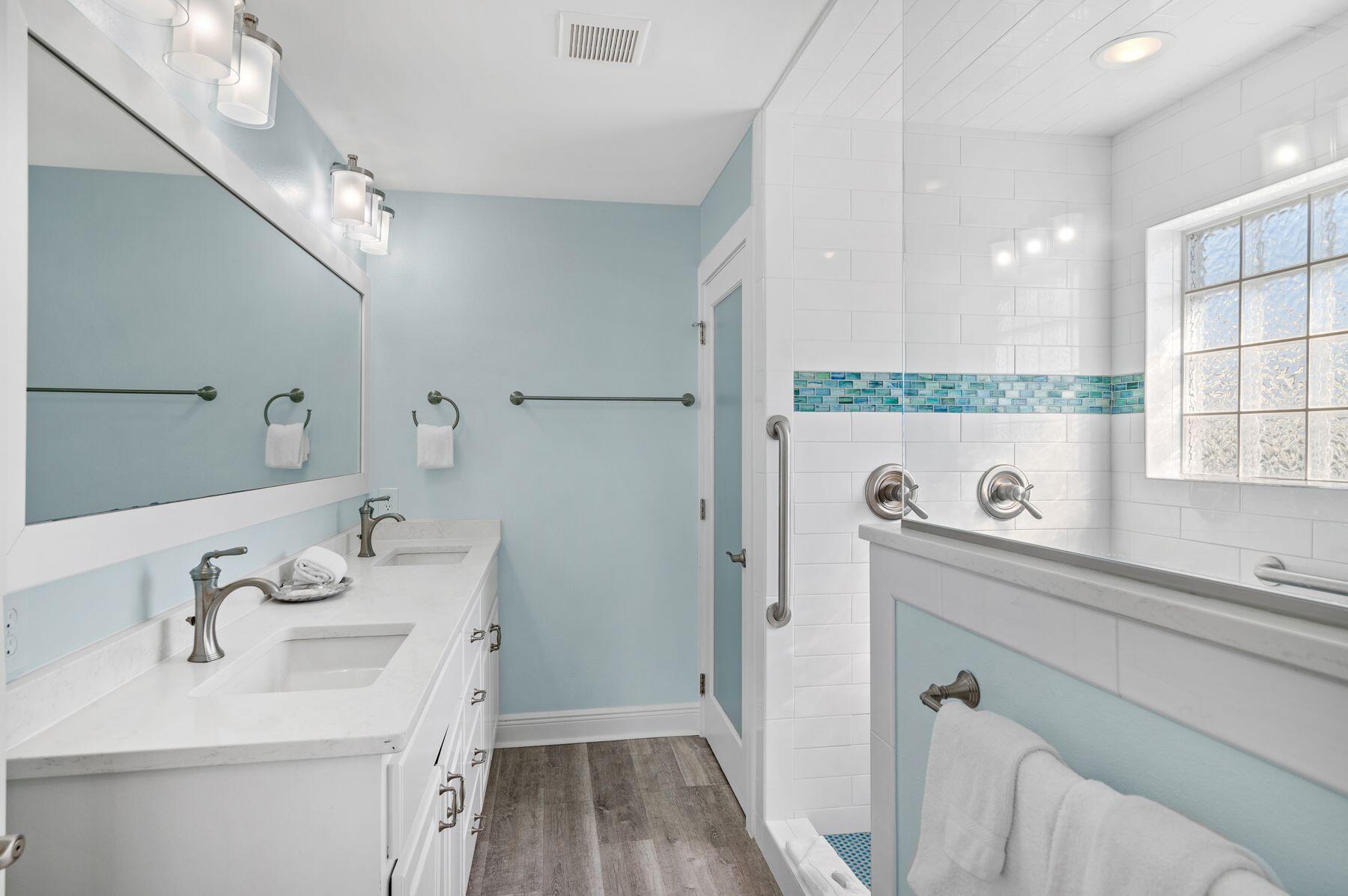 SUNRISE BEACH - Residential