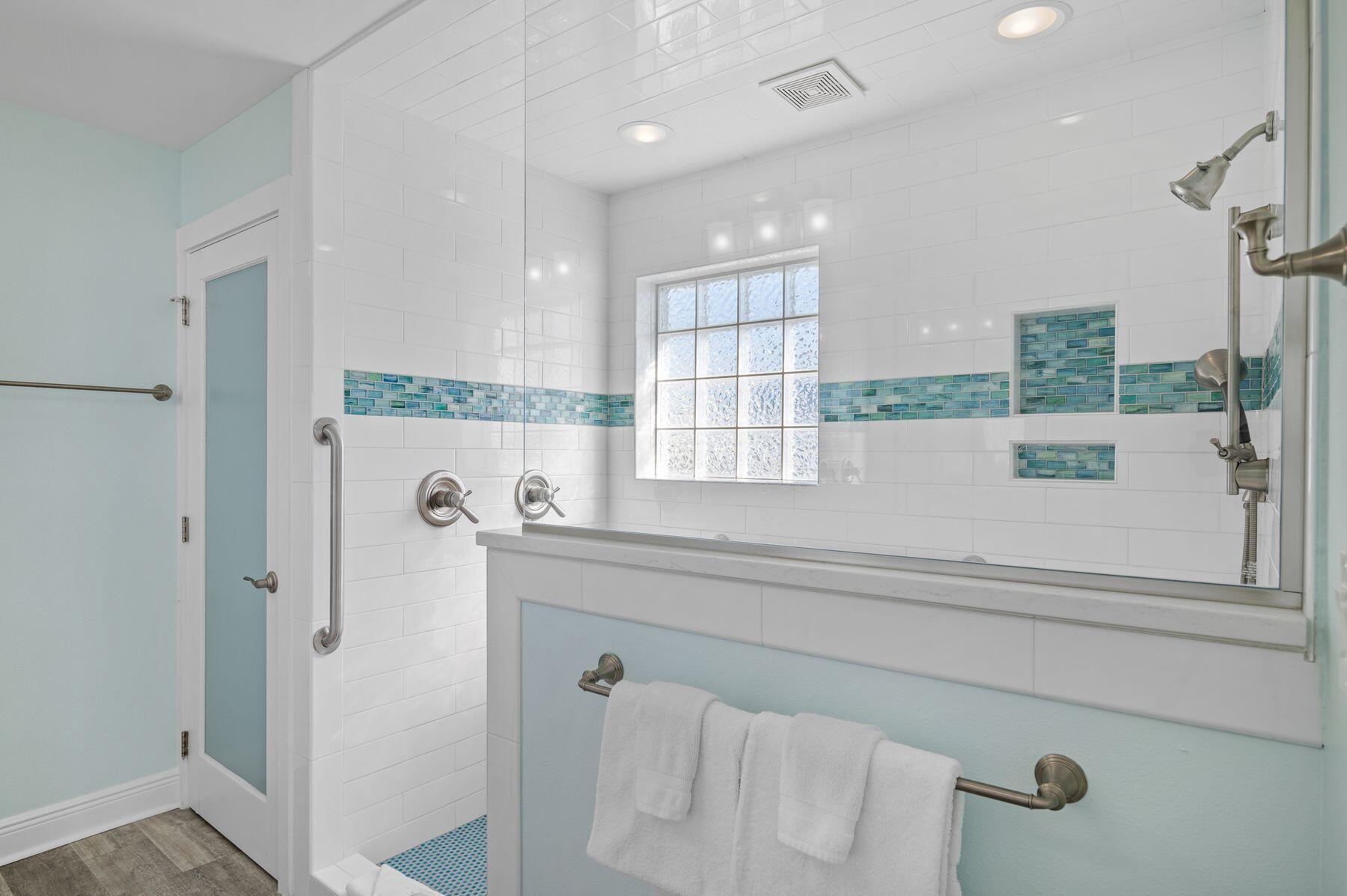 SUNRISE BEACH - Residential