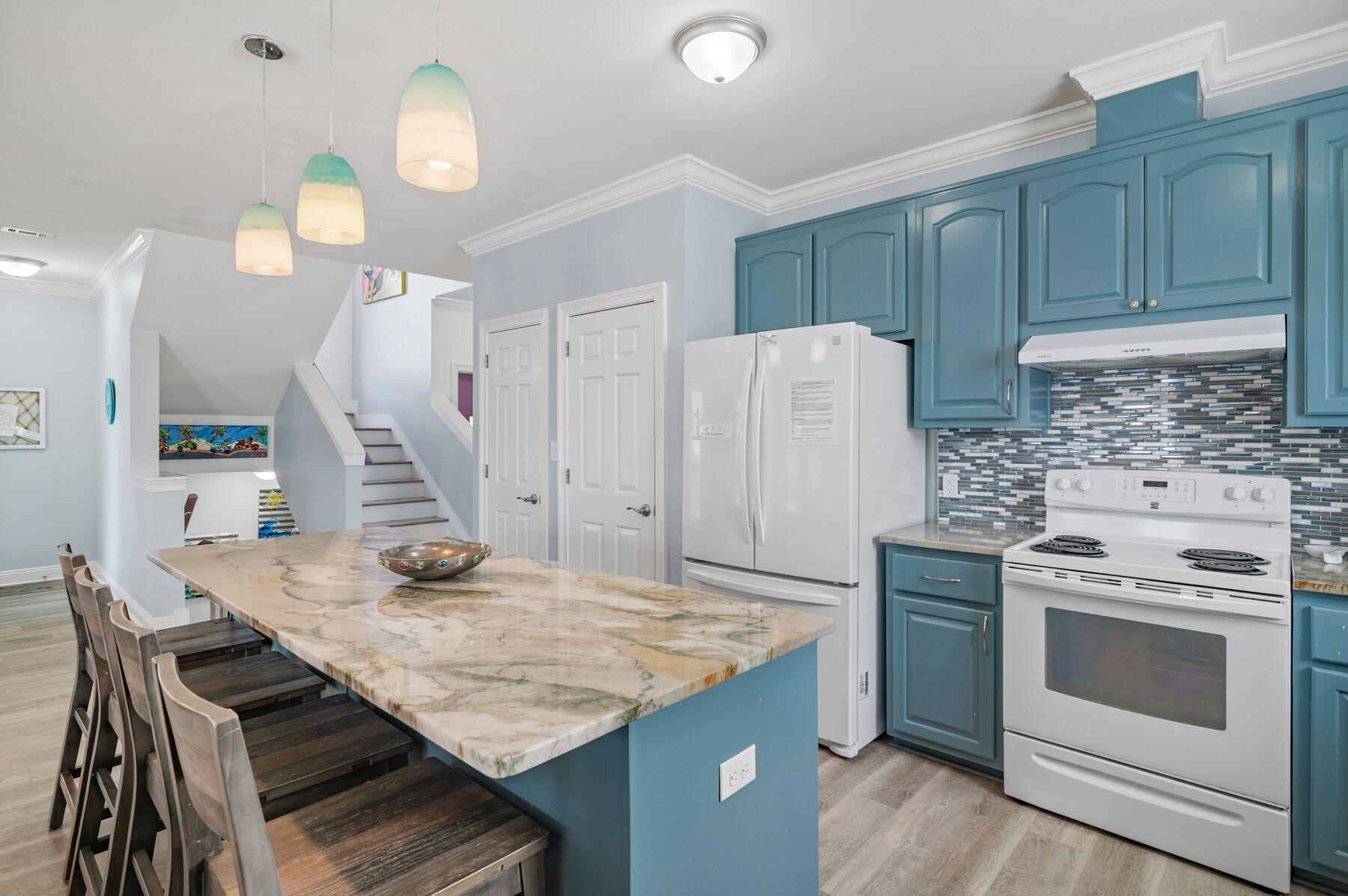 SUNRISE BEACH - Residential