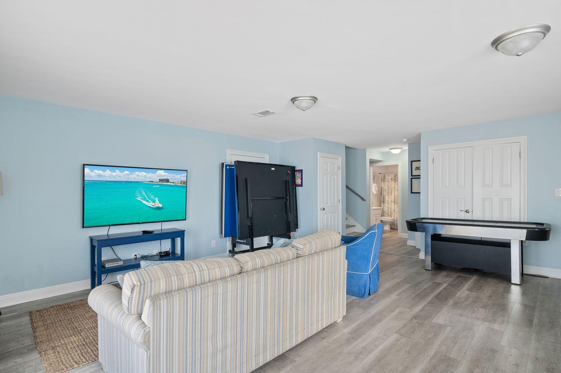 SUNRISE BEACH - Residential