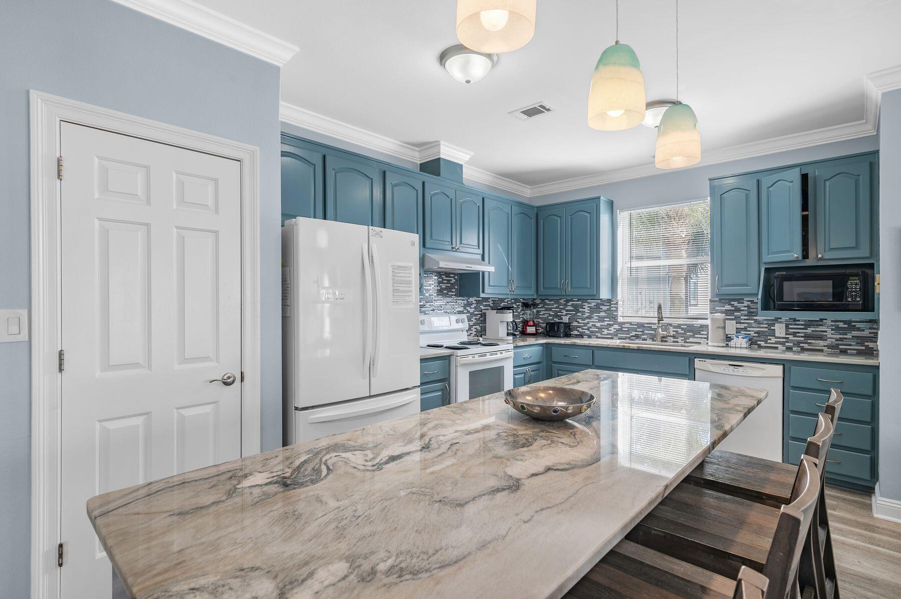 SUNRISE BEACH - Residential