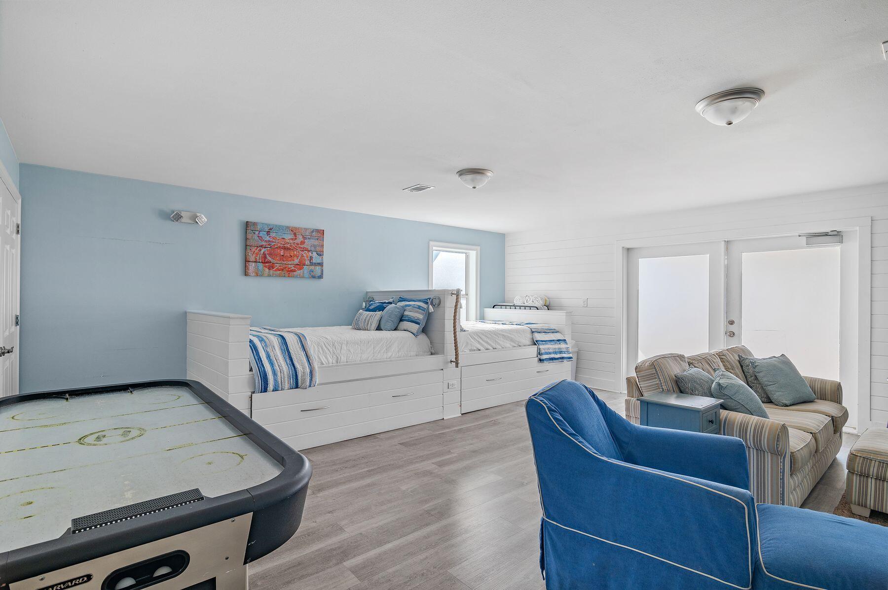 SUNRISE BEACH - Residential