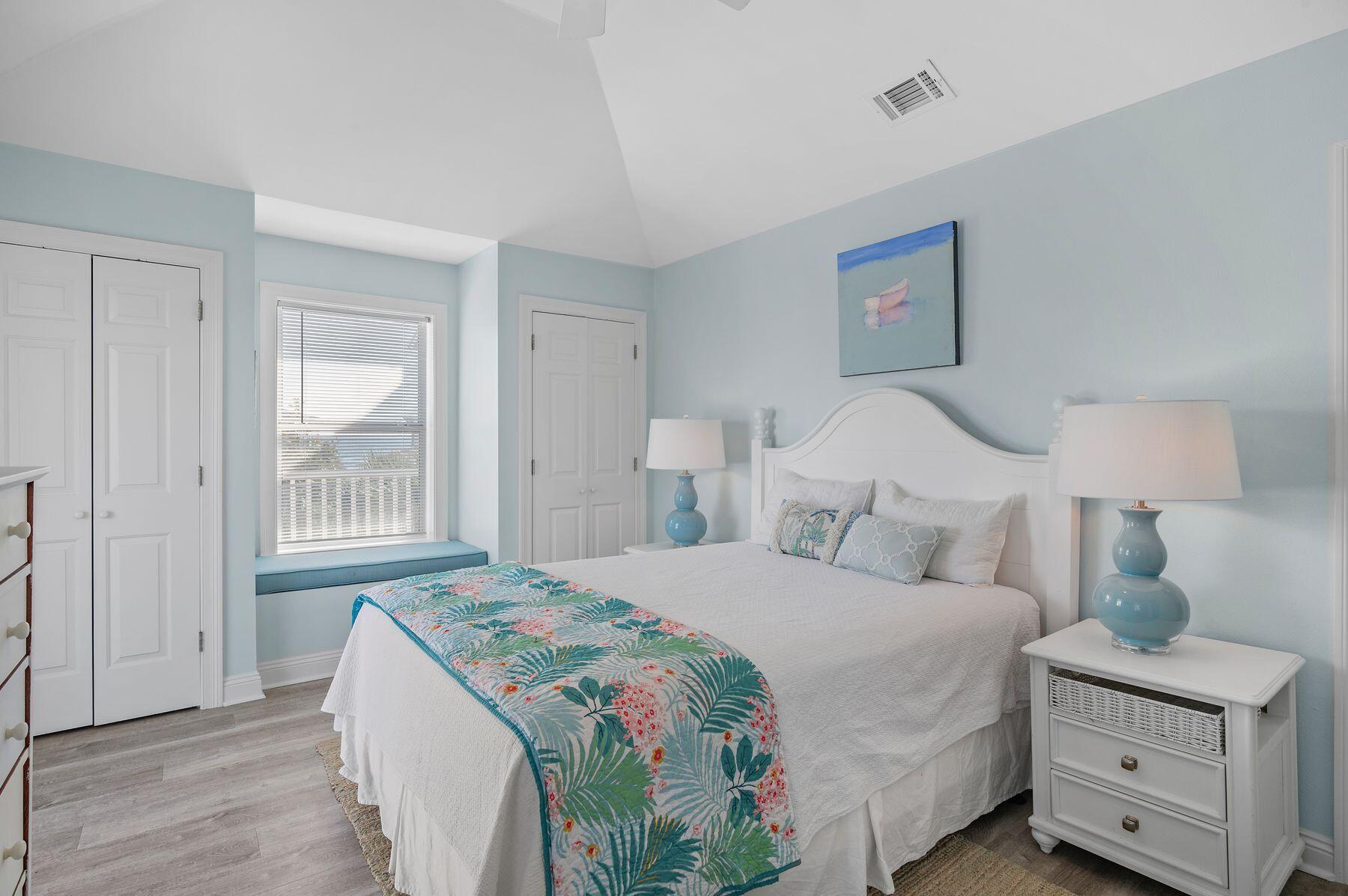 SUNRISE BEACH - Residential