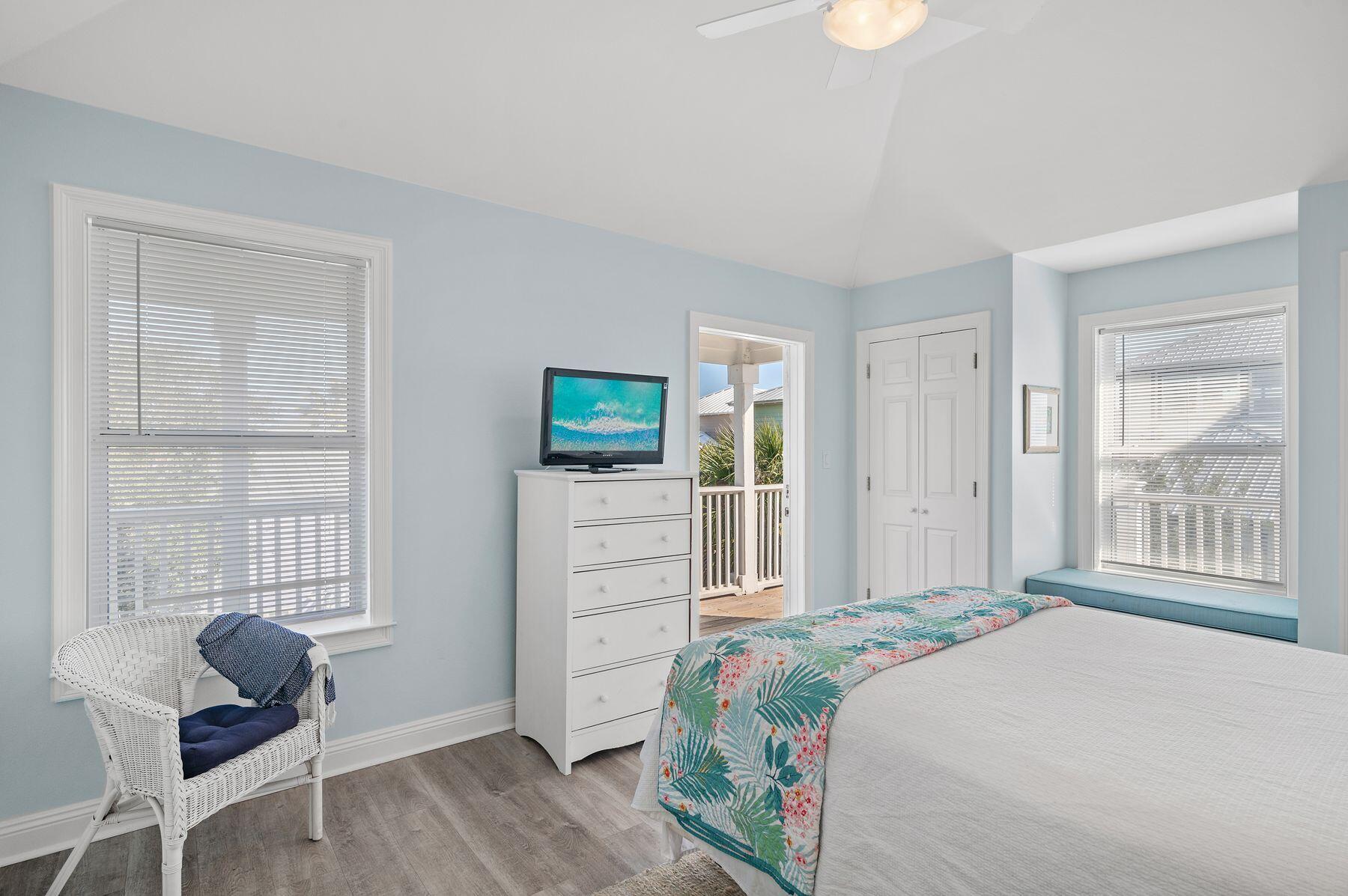 SUNRISE BEACH - Residential