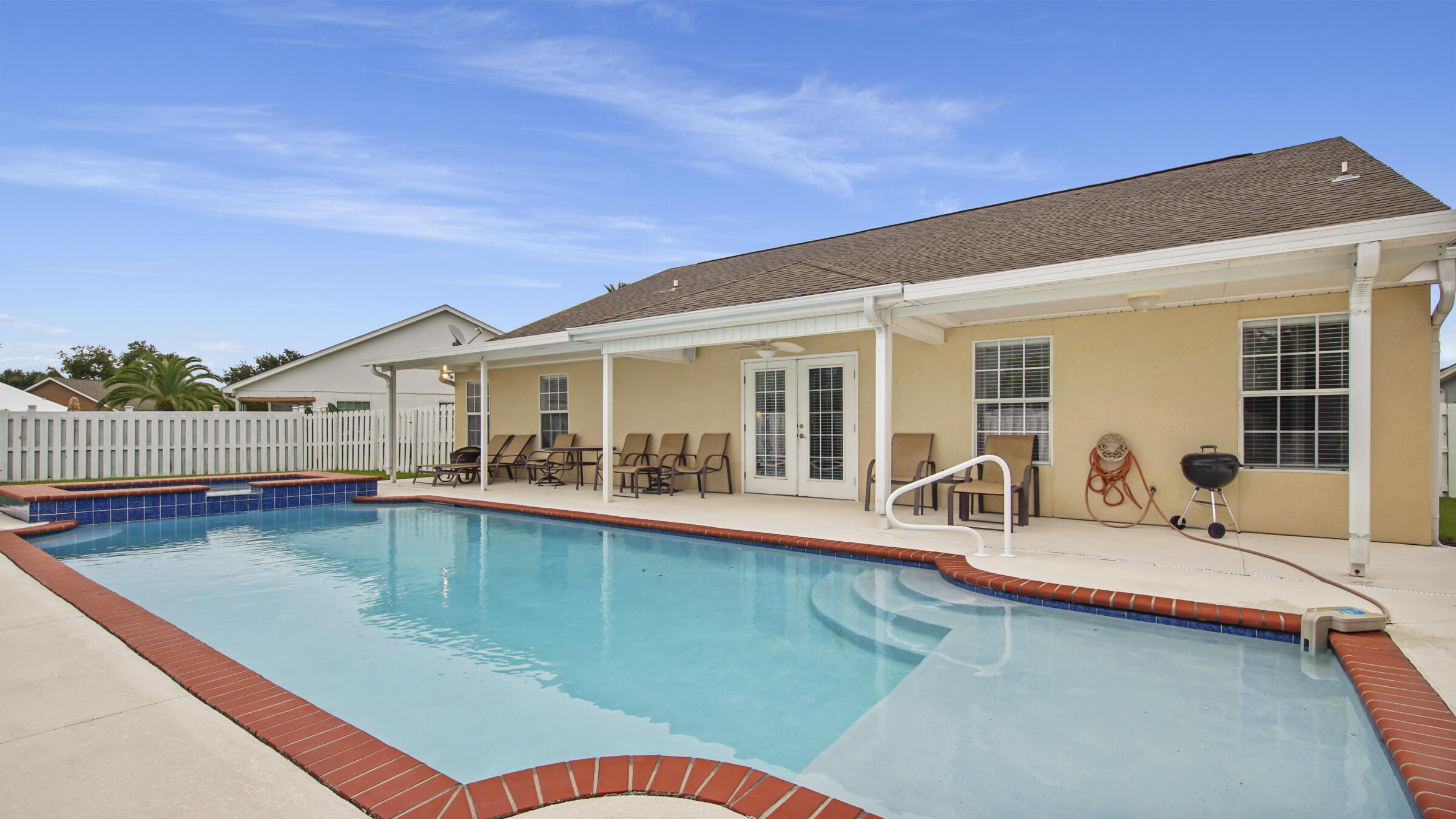 SUMMERWOOD - Residential