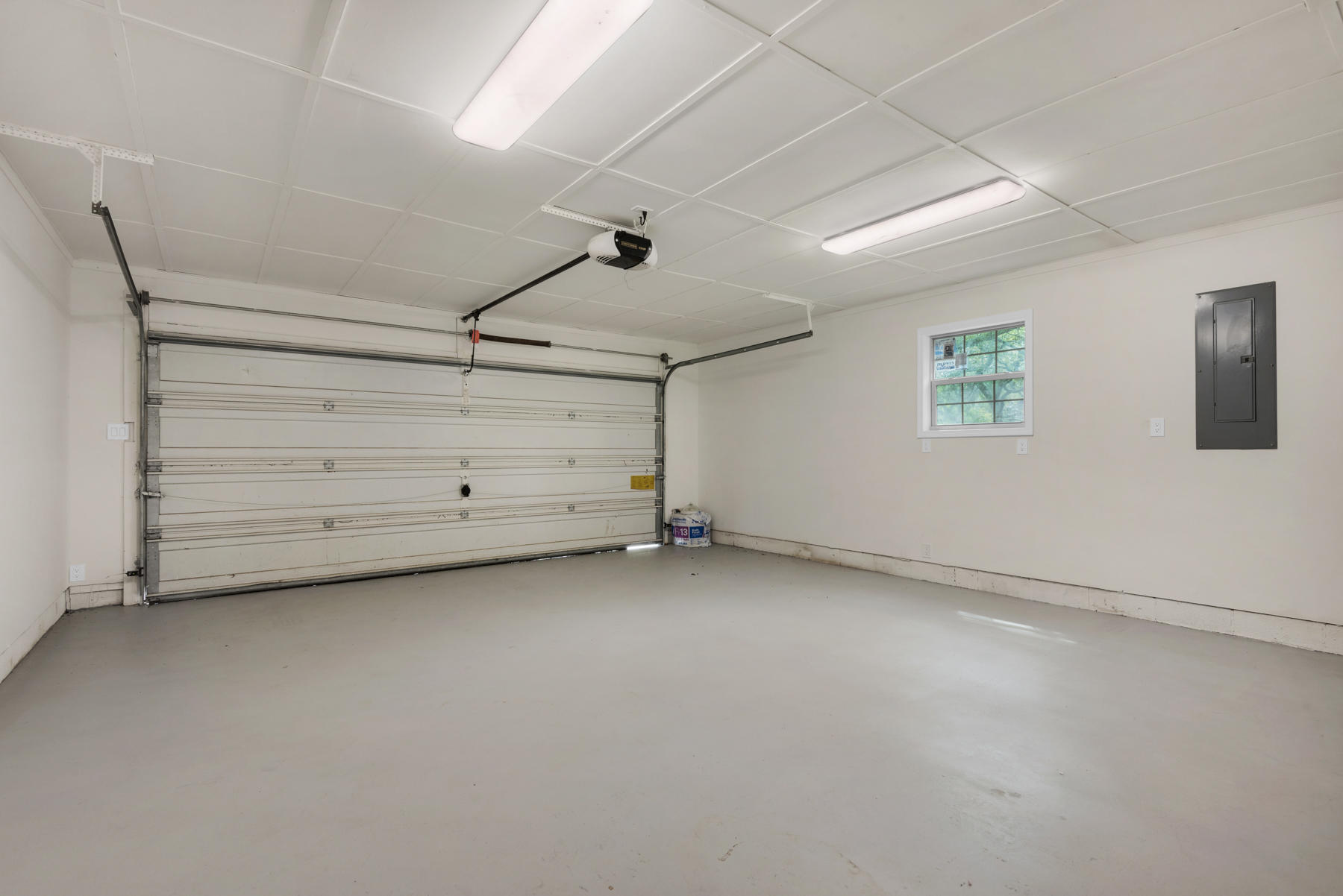 COLONY ESTATES lot 42, block 4 - Residential