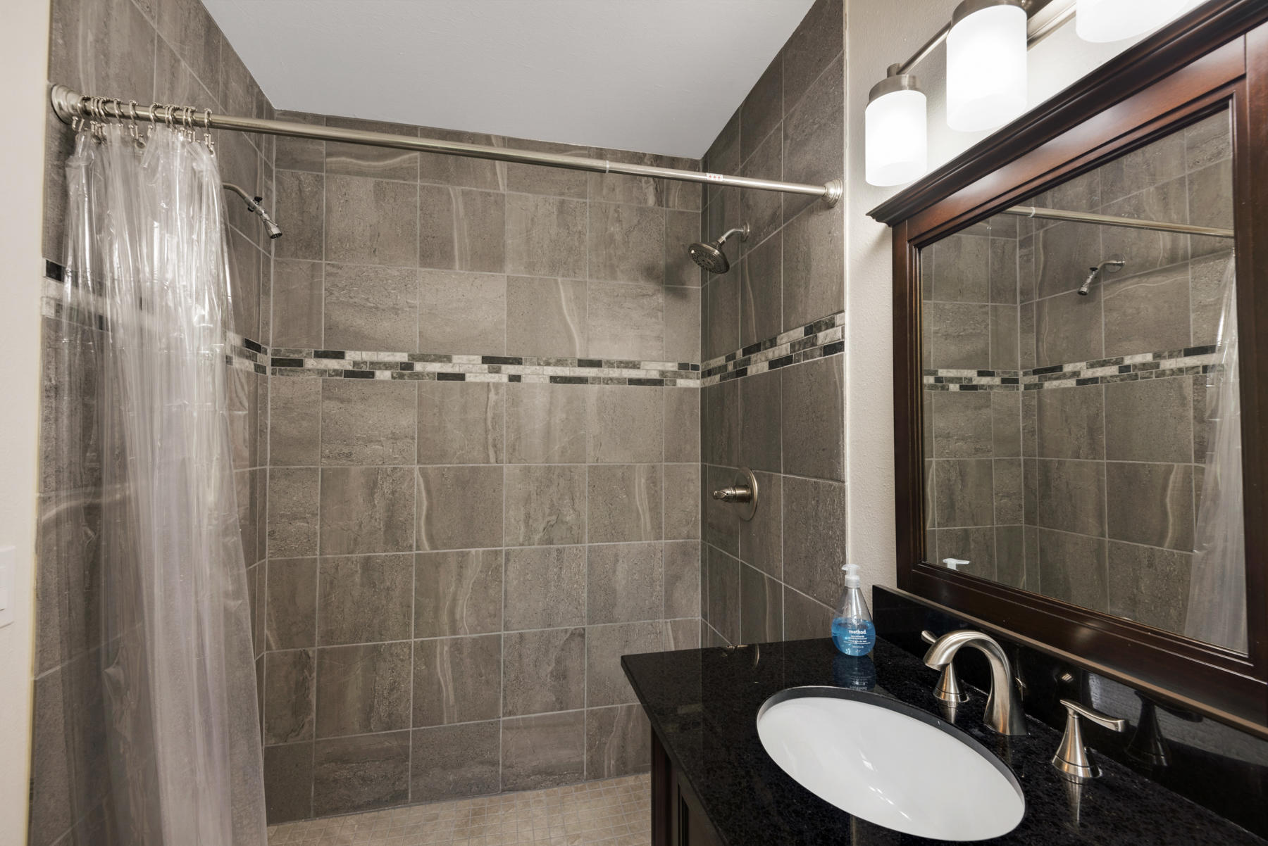 COLONY ESTATES lot 42, block 4 - Residential