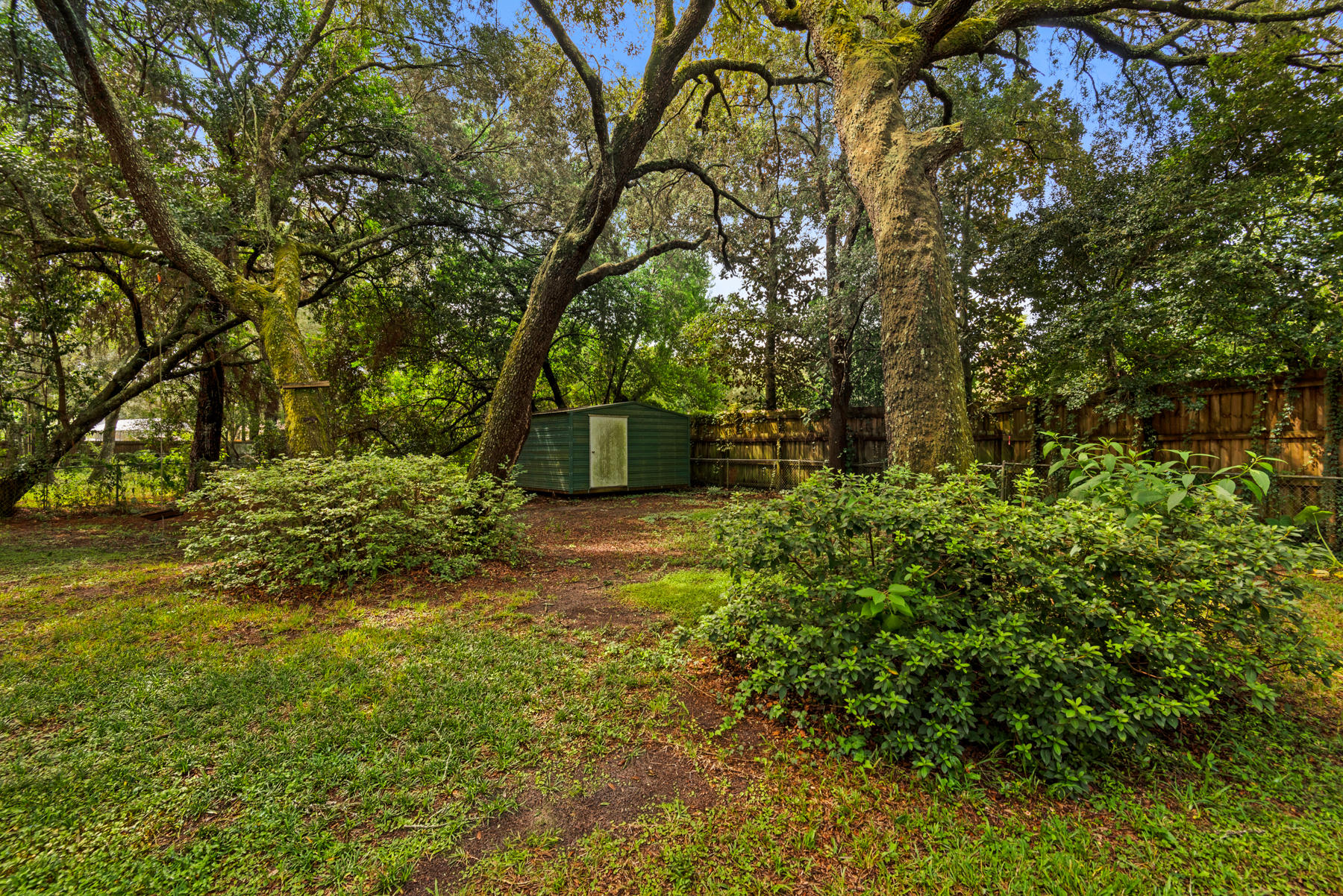 COLONY ESTATES lot 42, block 4 - Residential