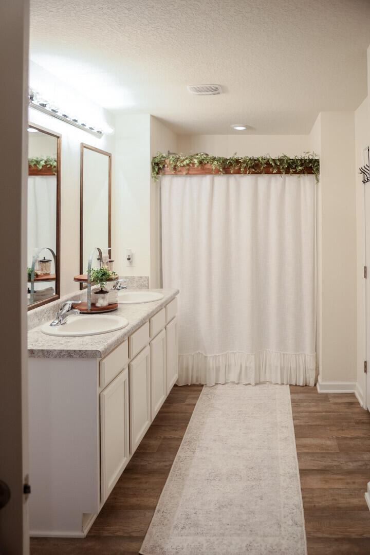 REDSTONE COMMONS - Residential