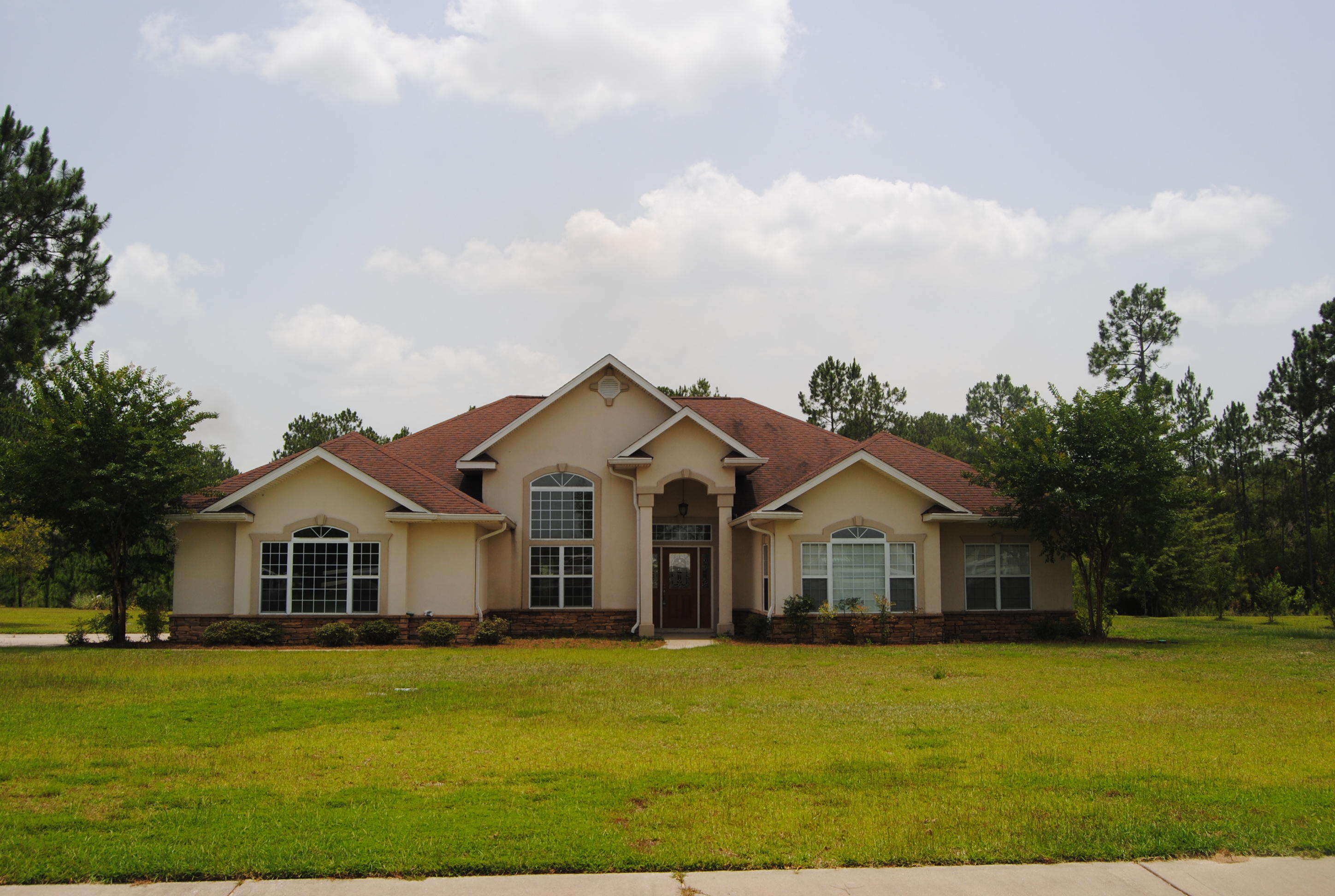 Beautiful Home in Windswept Estates.Enjoy Golfing,Swimming,Biking,Tennis and long walks in this beautiful quiet neighborhood.Windswept is only 15 minutes away from the Beaches of South Walton. New Walton County Fire Dept. Station #5 now located just outside Rear Entrance of Windswept. Just a Moment away from all Windswept Homes. This is a must see come and make an offer today.