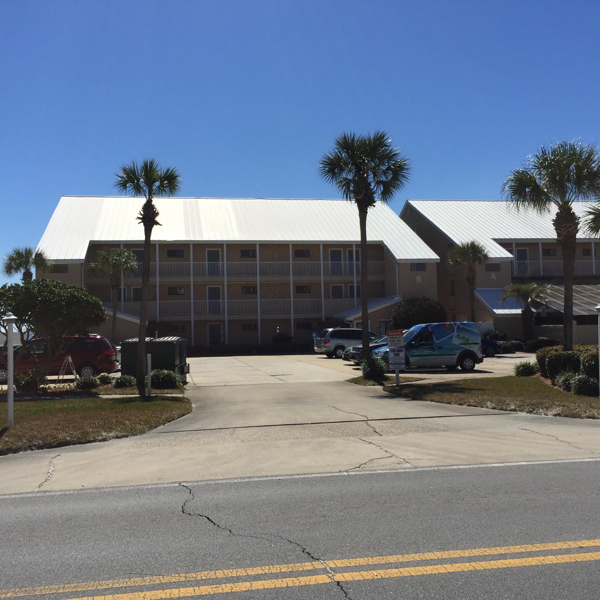 CRYSTAL VILLAS CONDO PH 2 - Residential