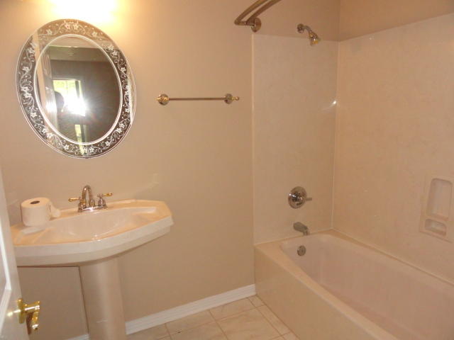 KENNEDY LAKES 1ST ADDN - Residential