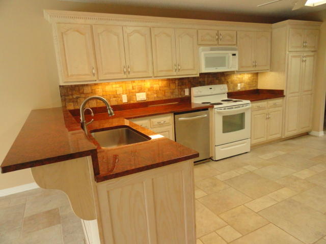 KENNEDY LAKES 1ST ADDN - Residential