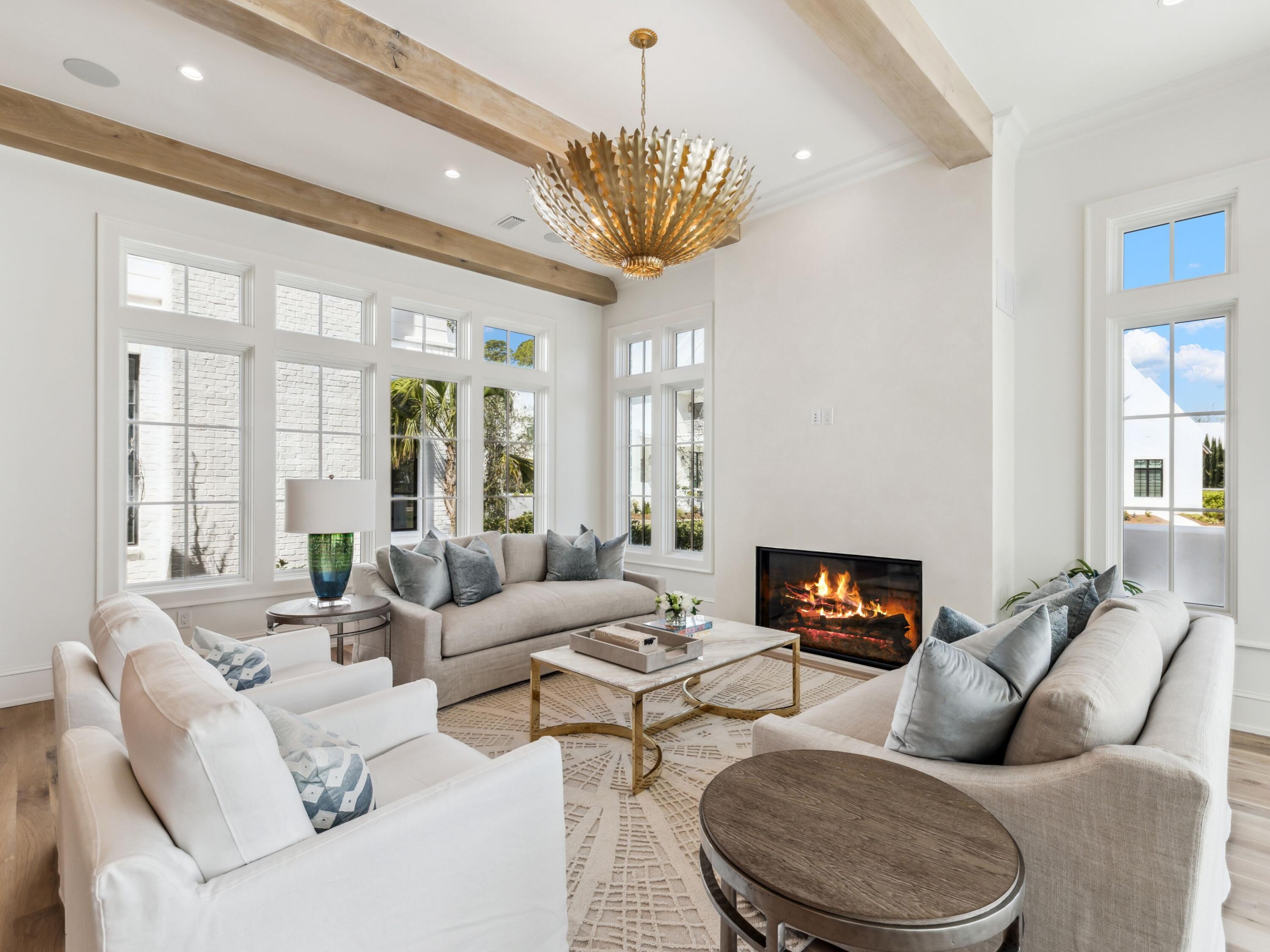 CHURCHILL OAKS - Residential
