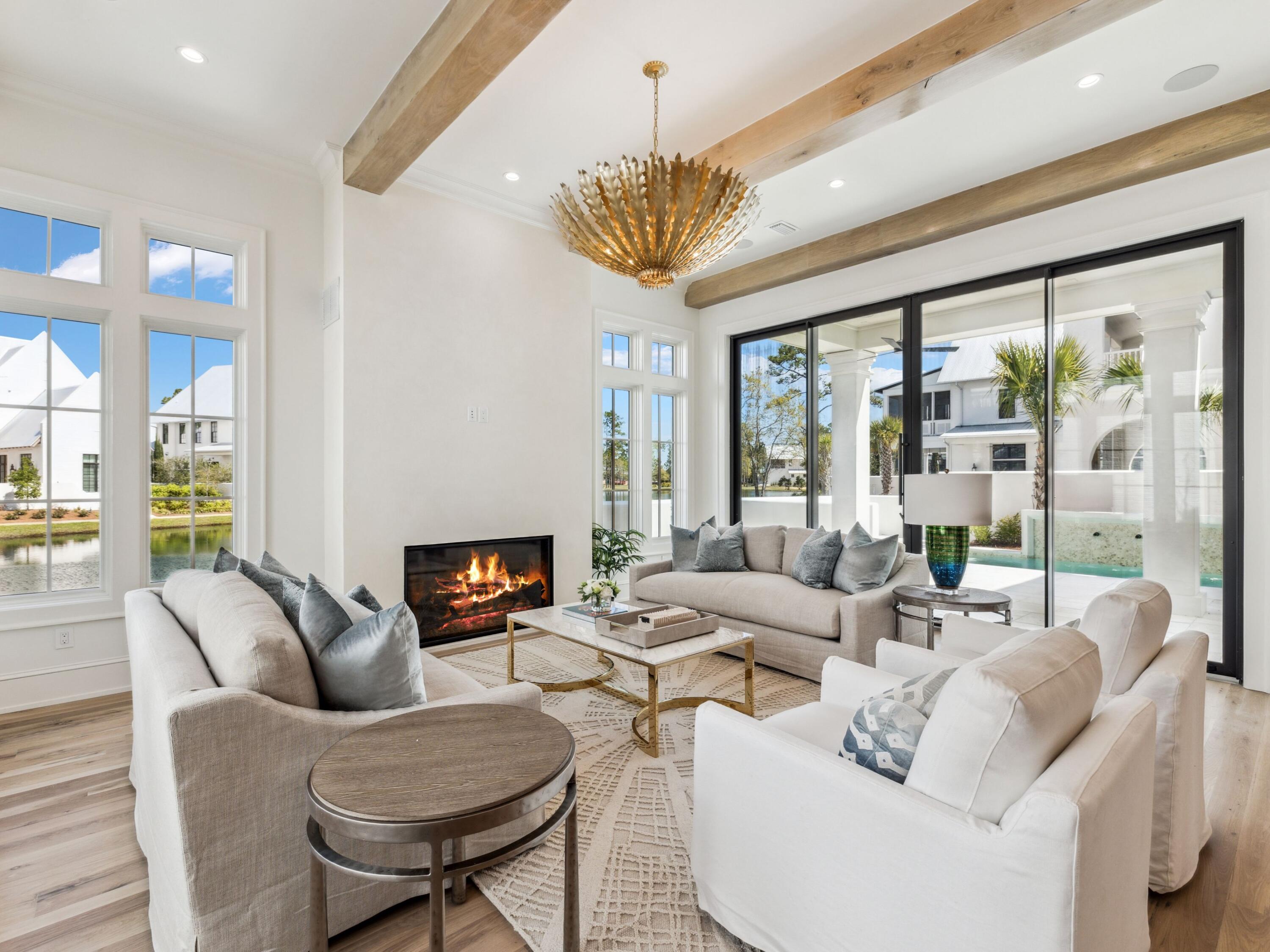 CHURCHILL OAKS - Residential