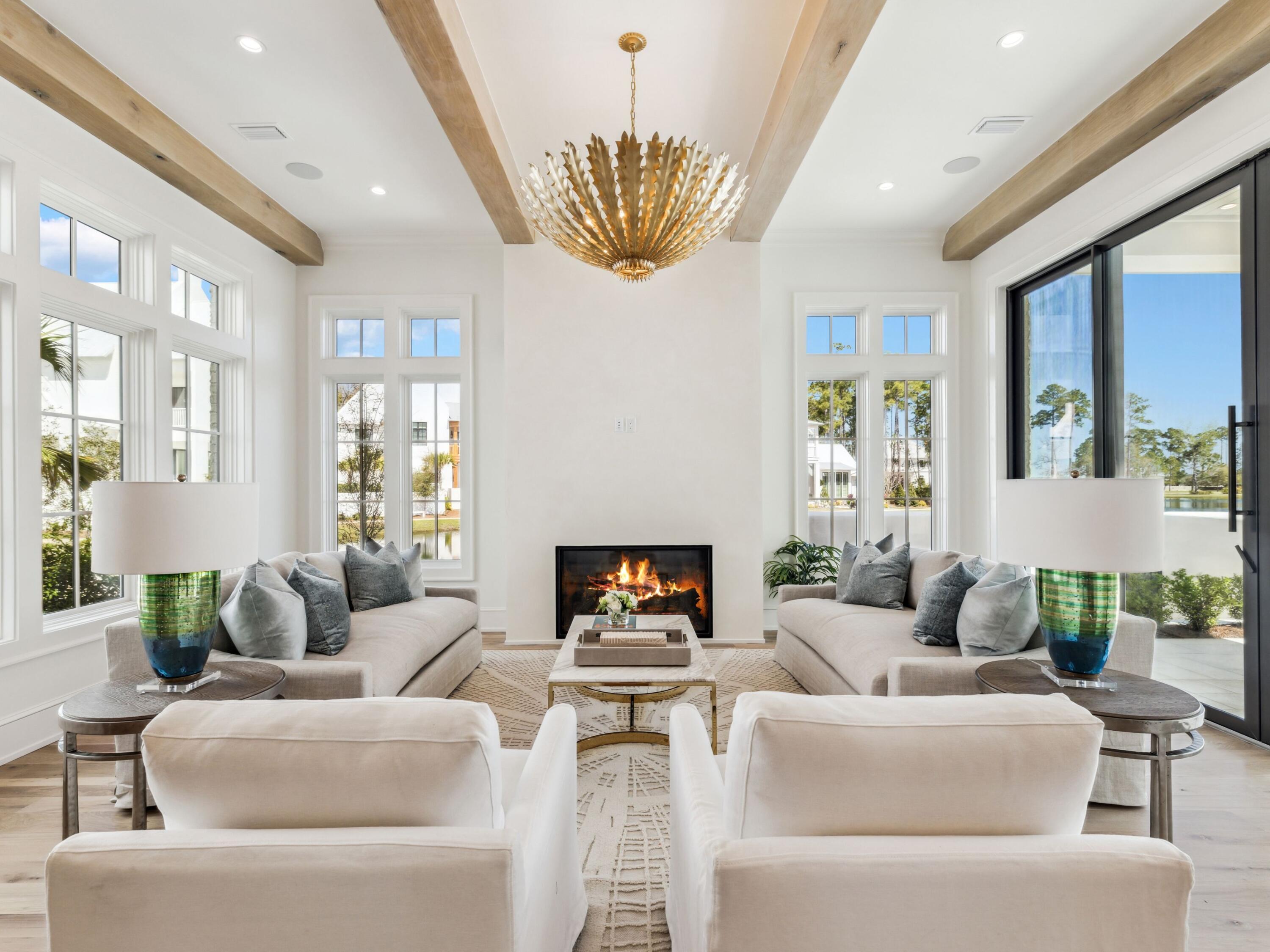 CHURCHILL OAKS - Residential