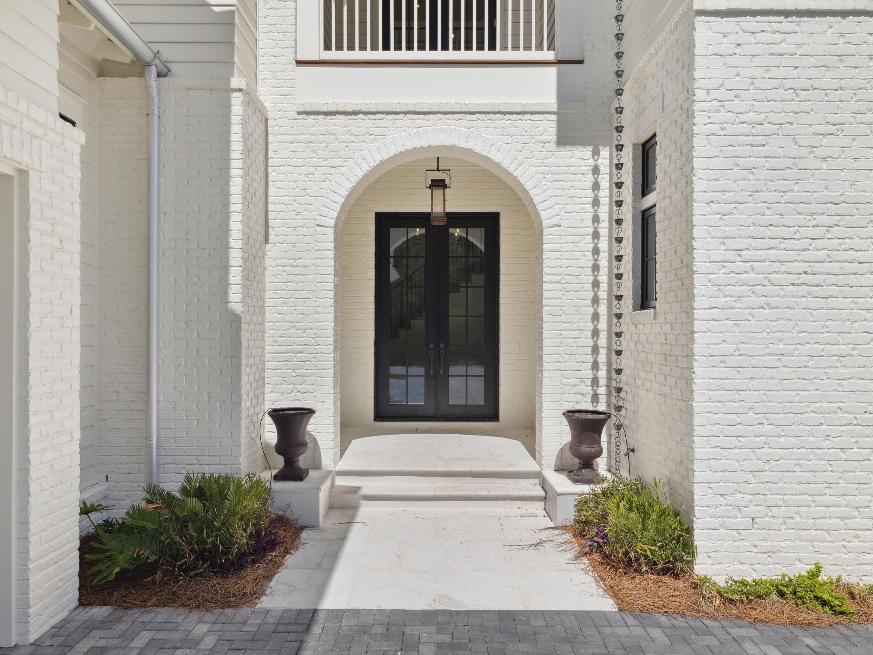 CHURCHILL OAKS - Residential