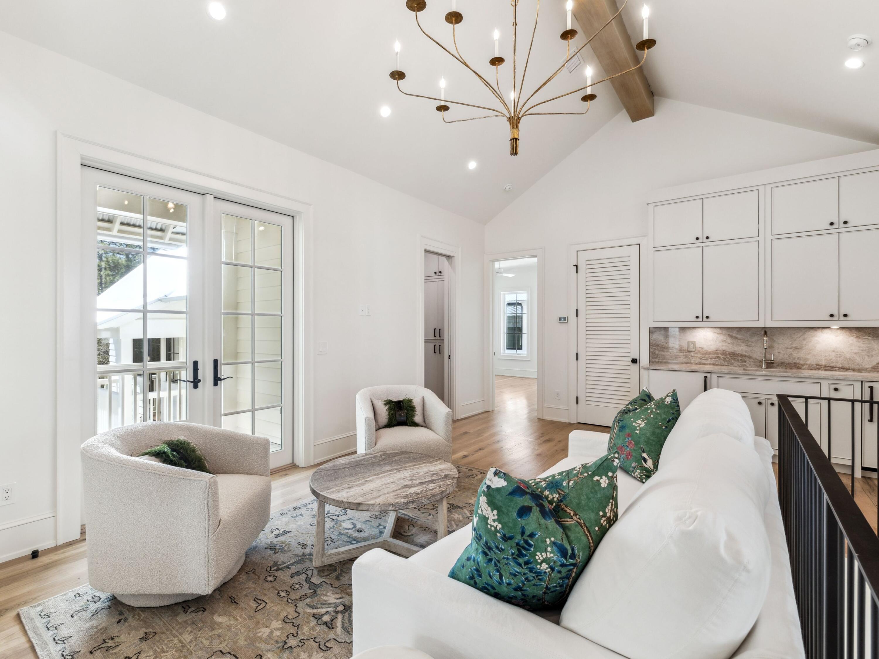 CHURCHILL OAKS - Residential