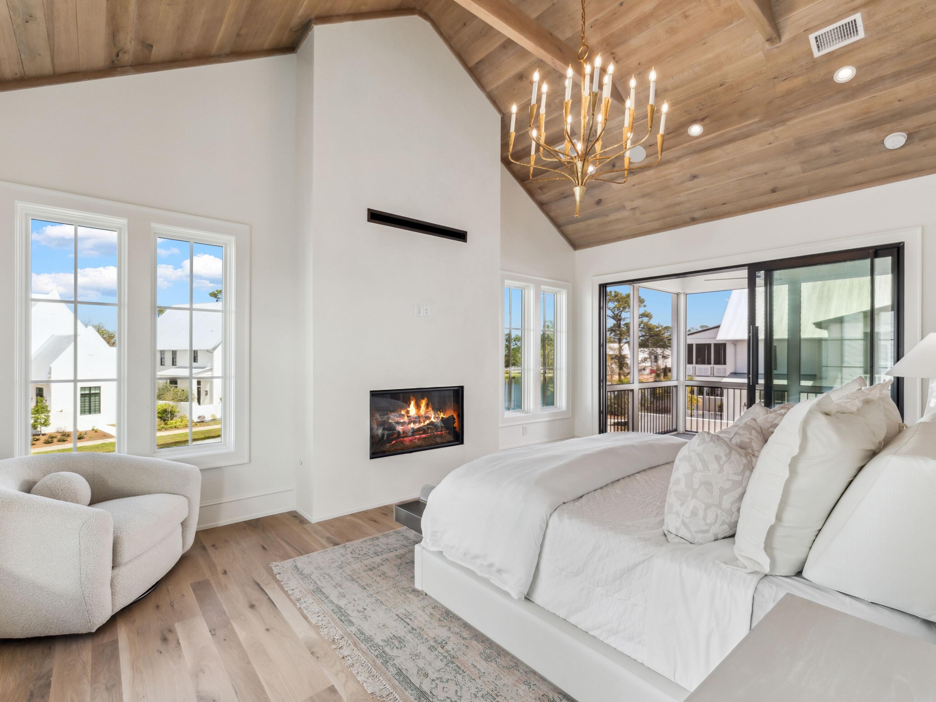 CHURCHILL OAKS - Residential