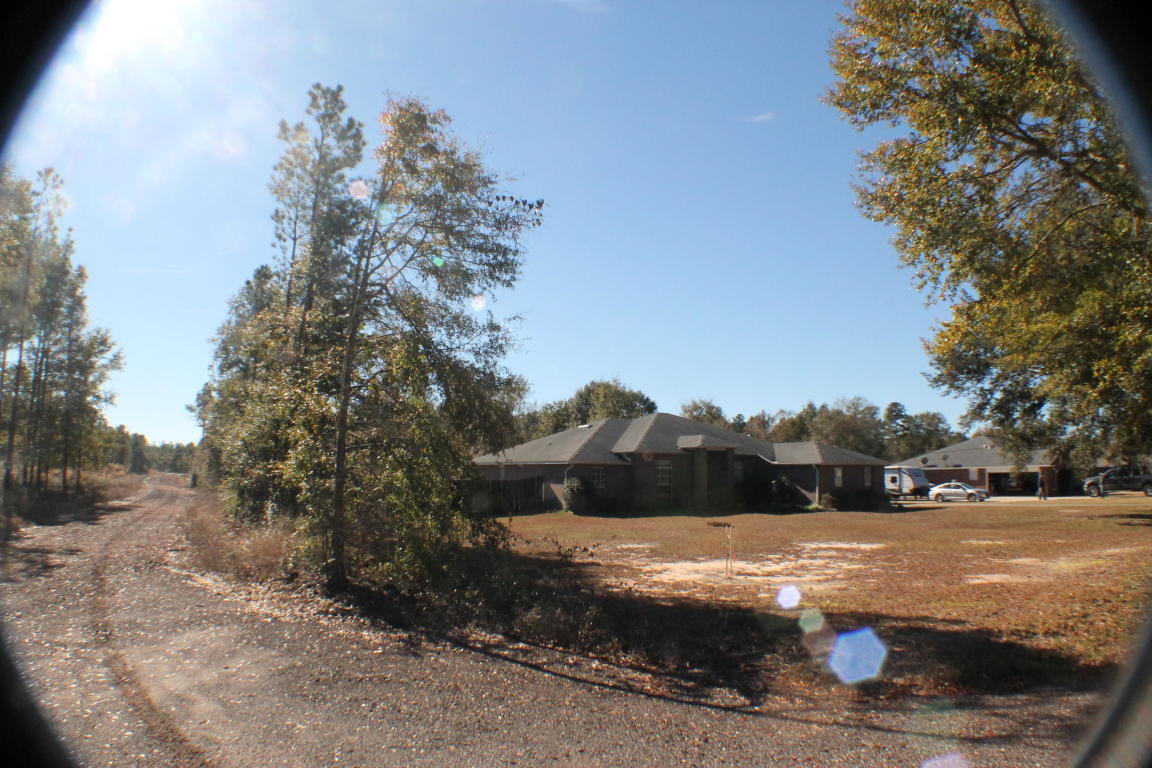 MILLERS BLUFF - Land