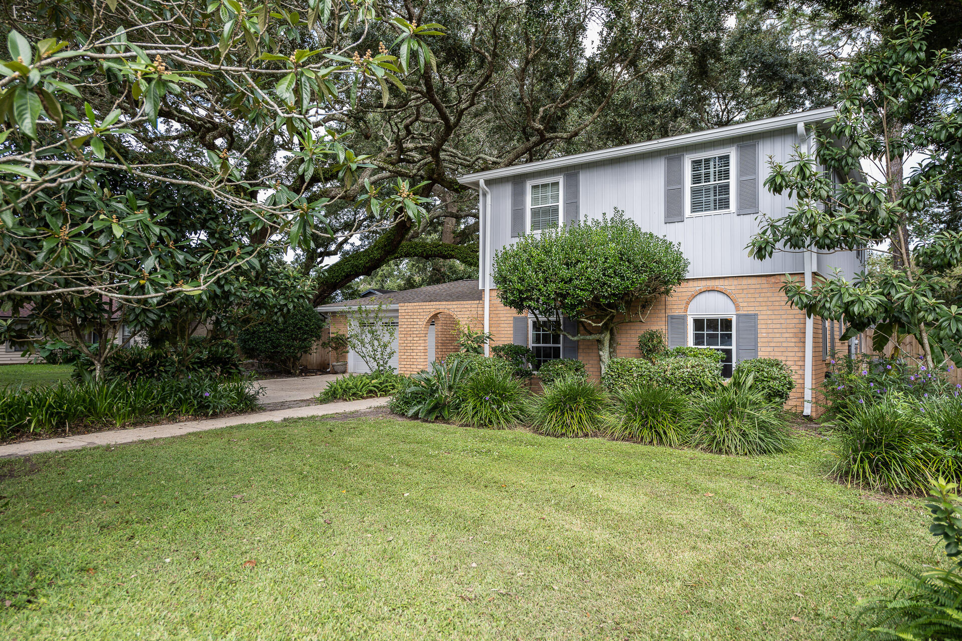 CANTERBURY WOODS - Residential