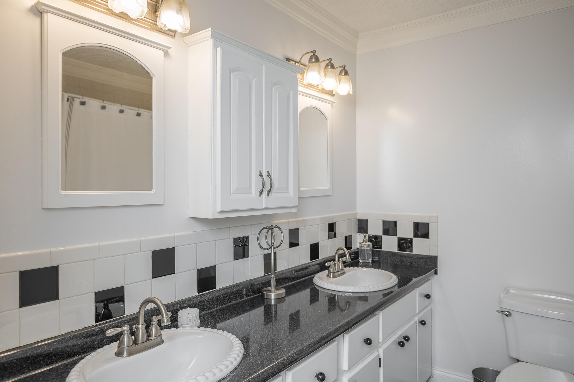CANTERBURY WOODS - Residential