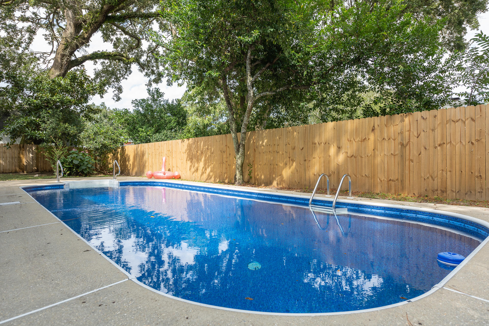 CANTERBURY WOODS - Residential