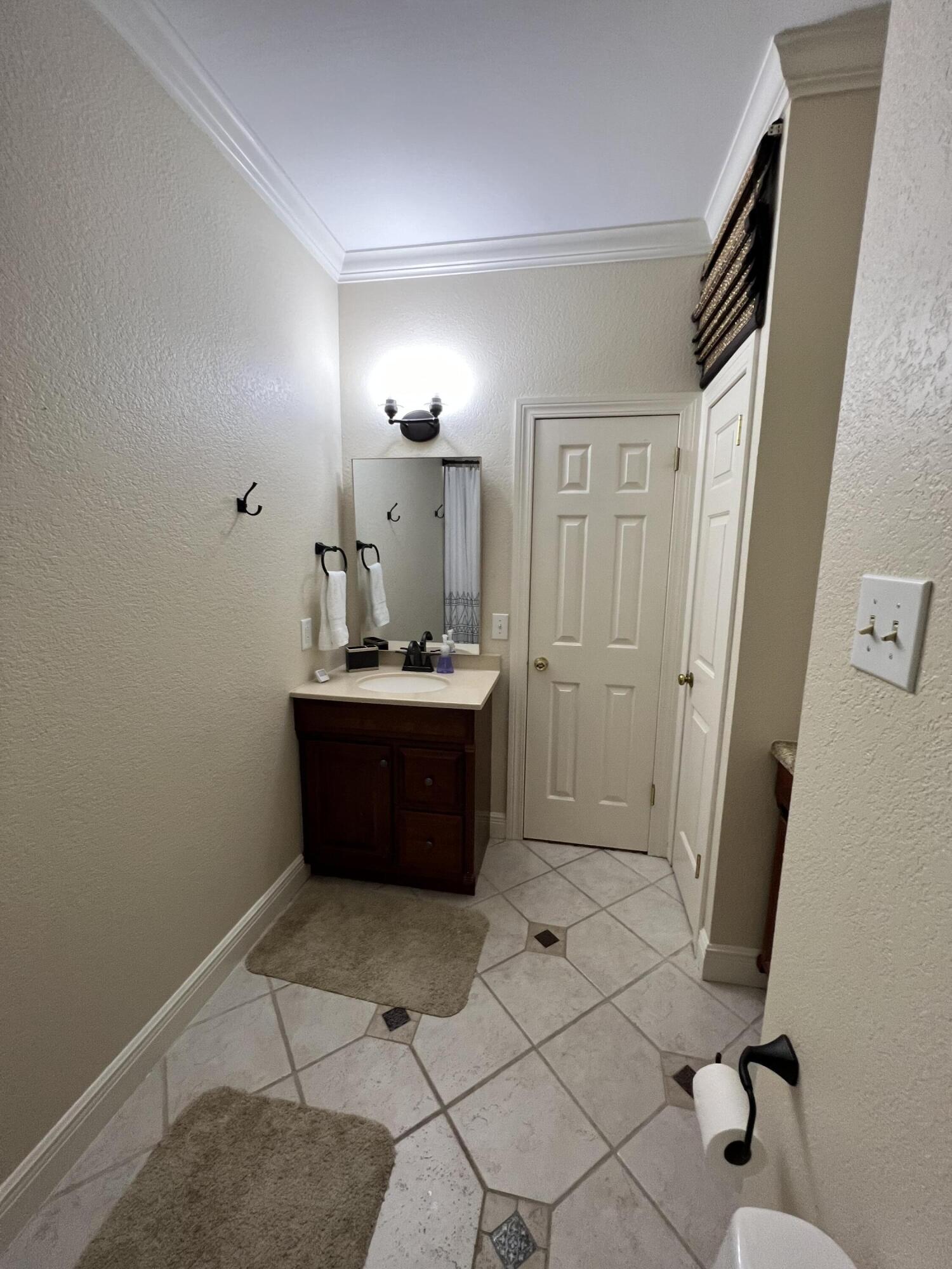 LIONSGATE - Residential