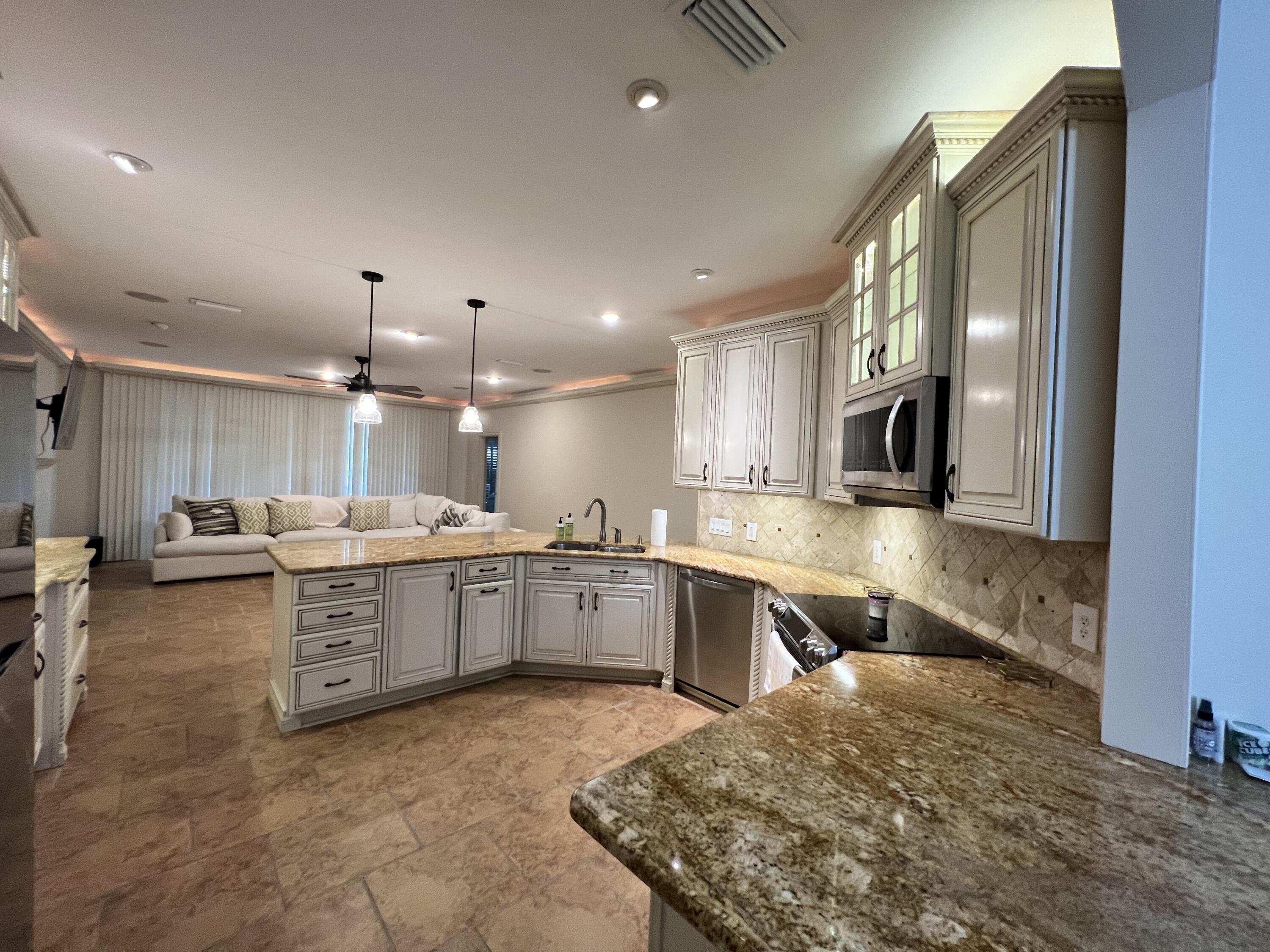 LIONSGATE - Residential