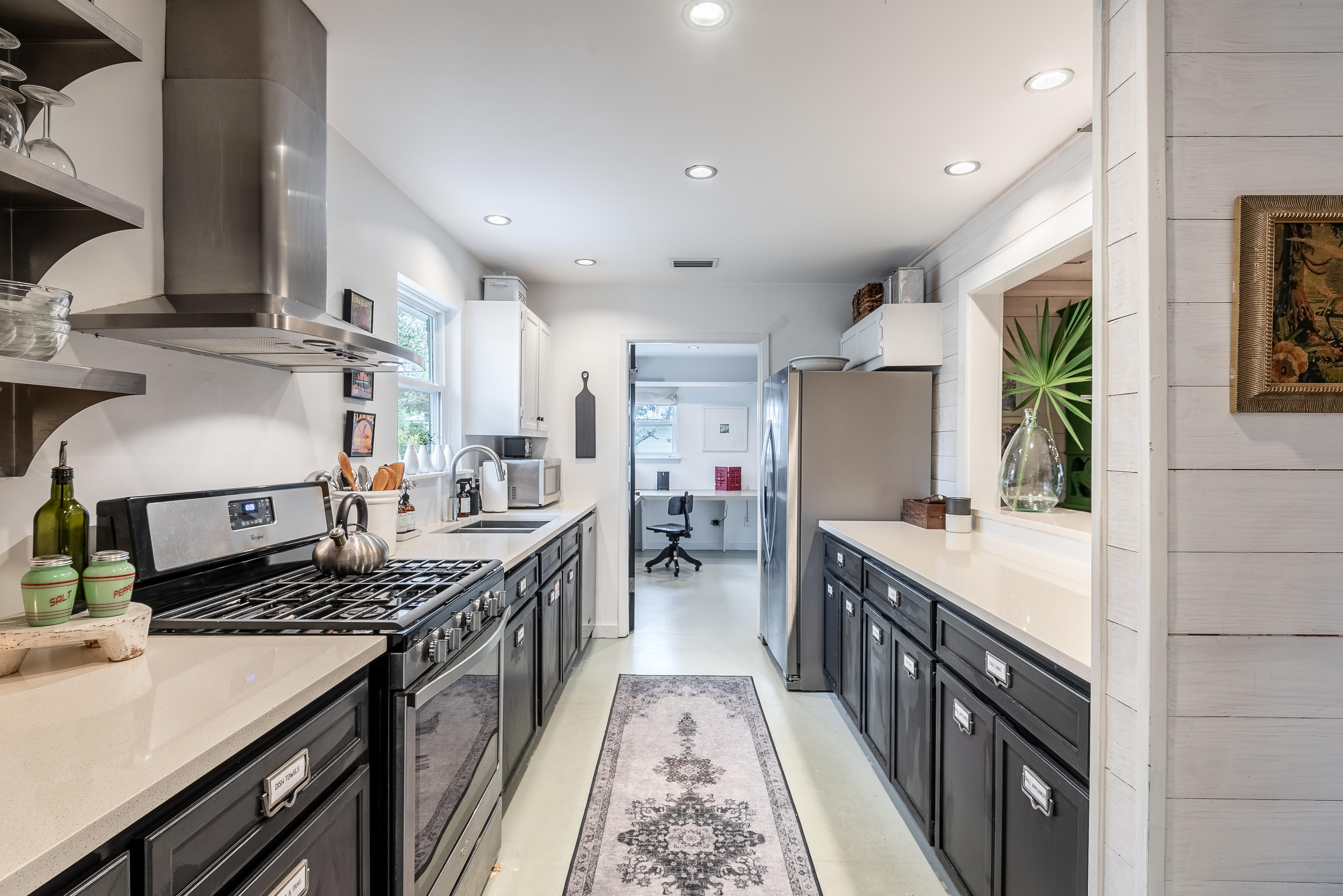 SEAGROVE VILLAGE 6TH ADD - Residential