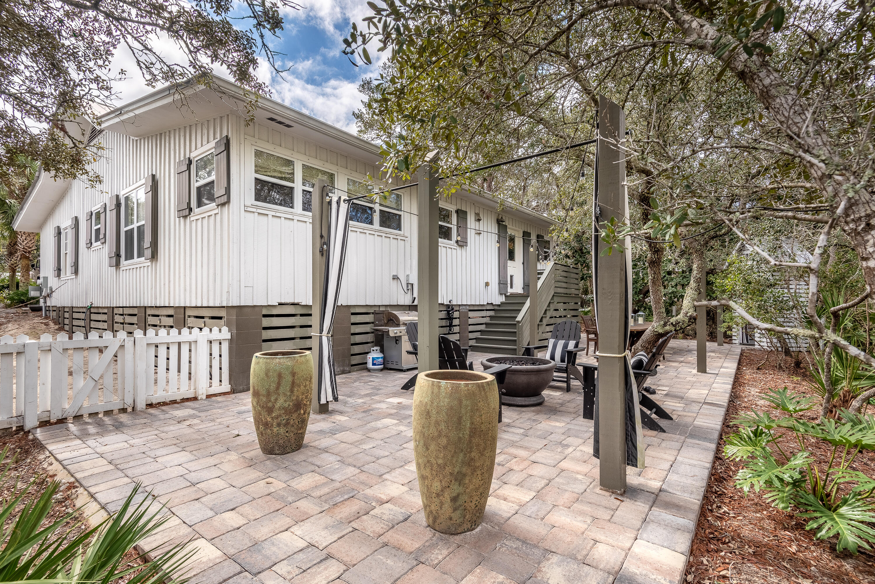 SEAGROVE VILLAGE 6TH ADD - Residential