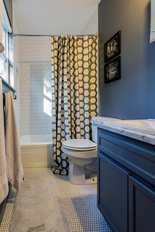 SEAGROVE VILLAGE 6TH ADD - Residential