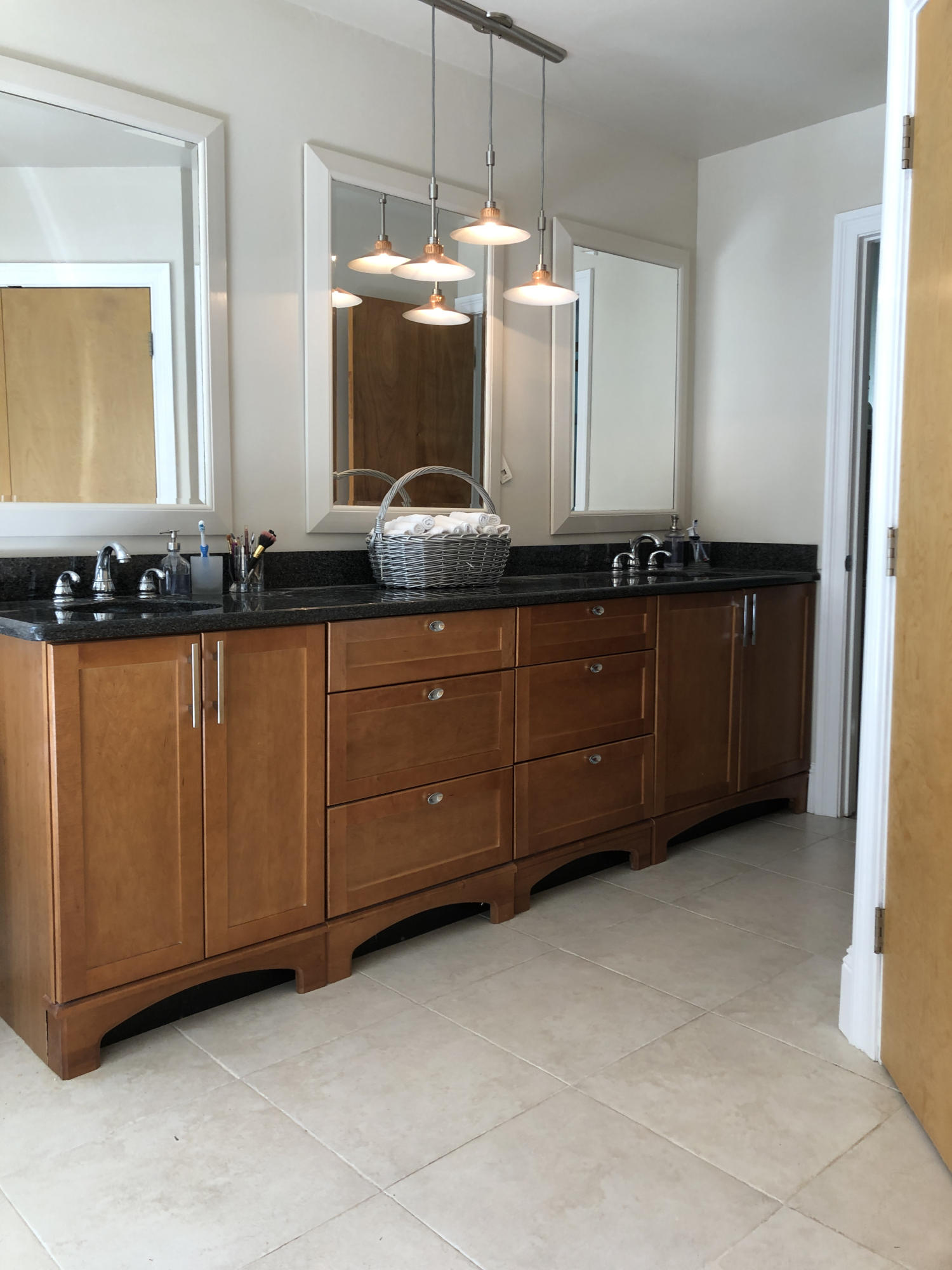 WHISPER BAY - Residential