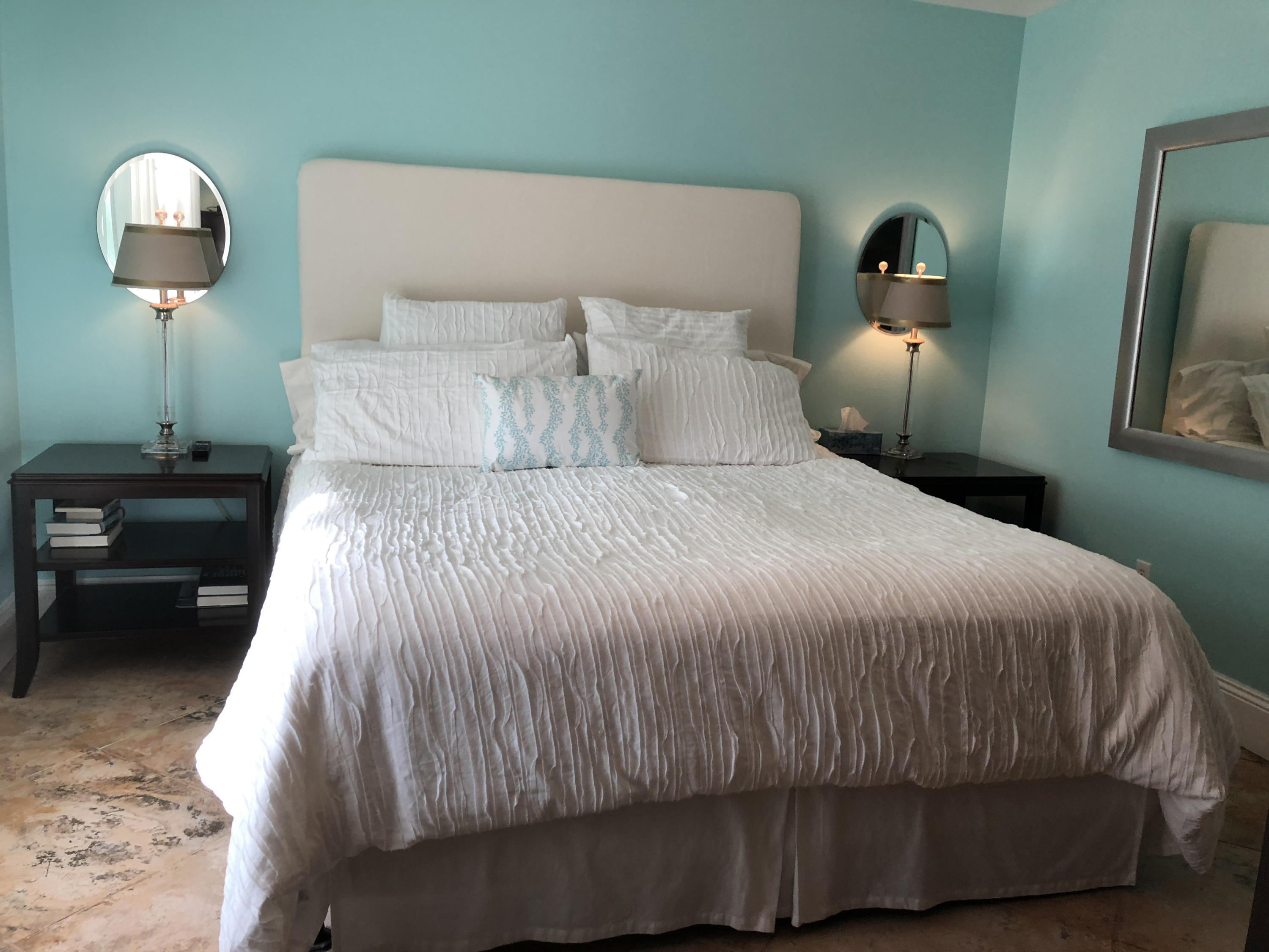 WHISPER BAY - Residential