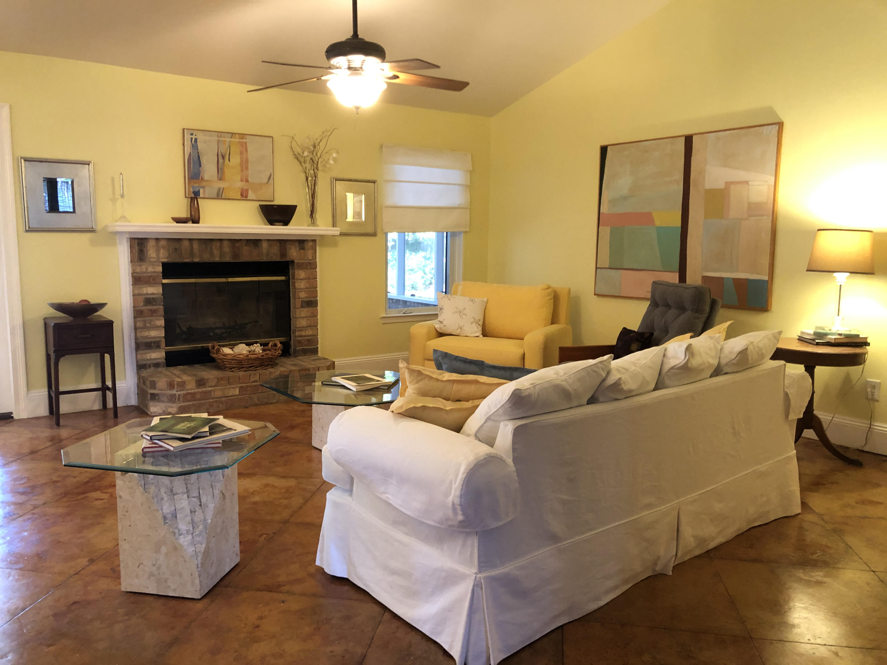 WHISPER BAY - Residential