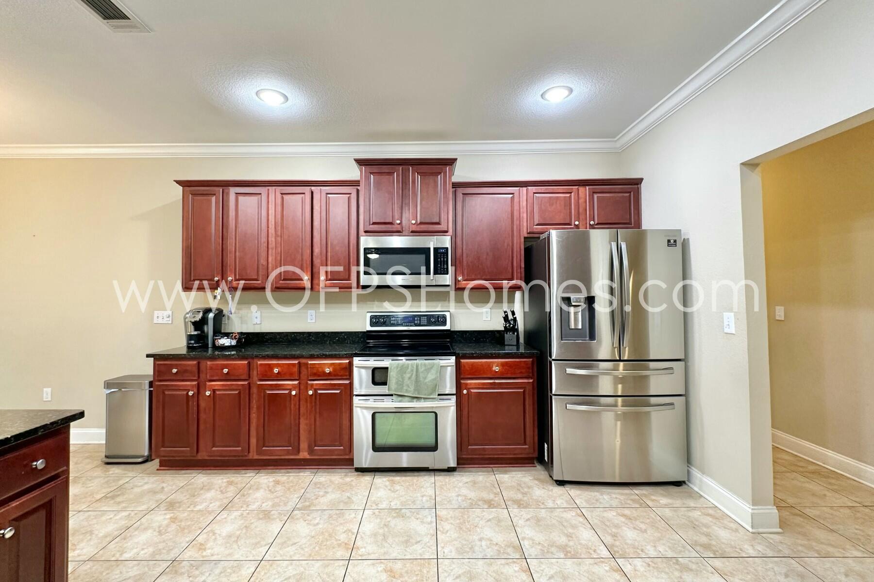 DUGGAN POND ESTATES - Residential Lease