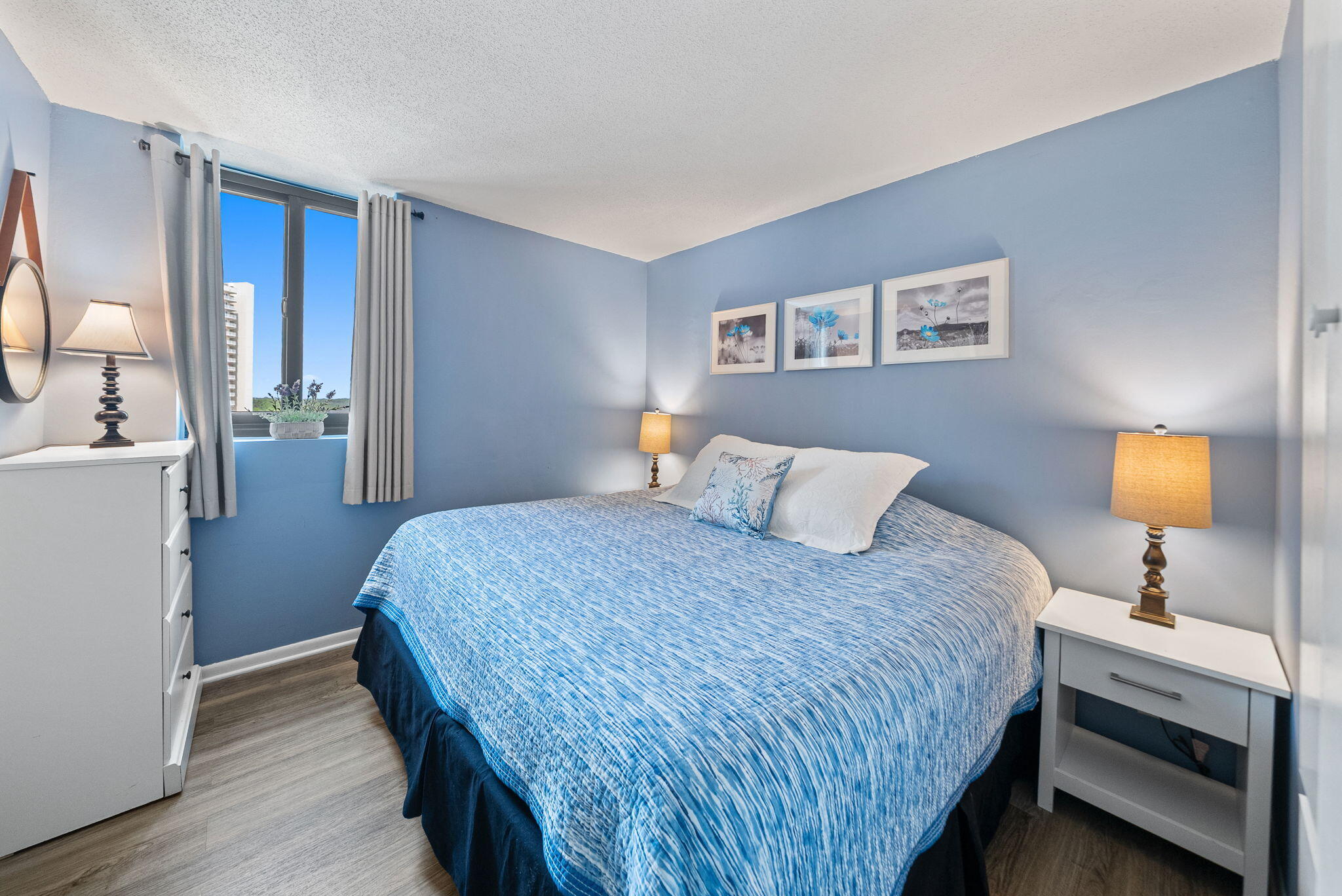 SUNBIRD CONDO - Residential